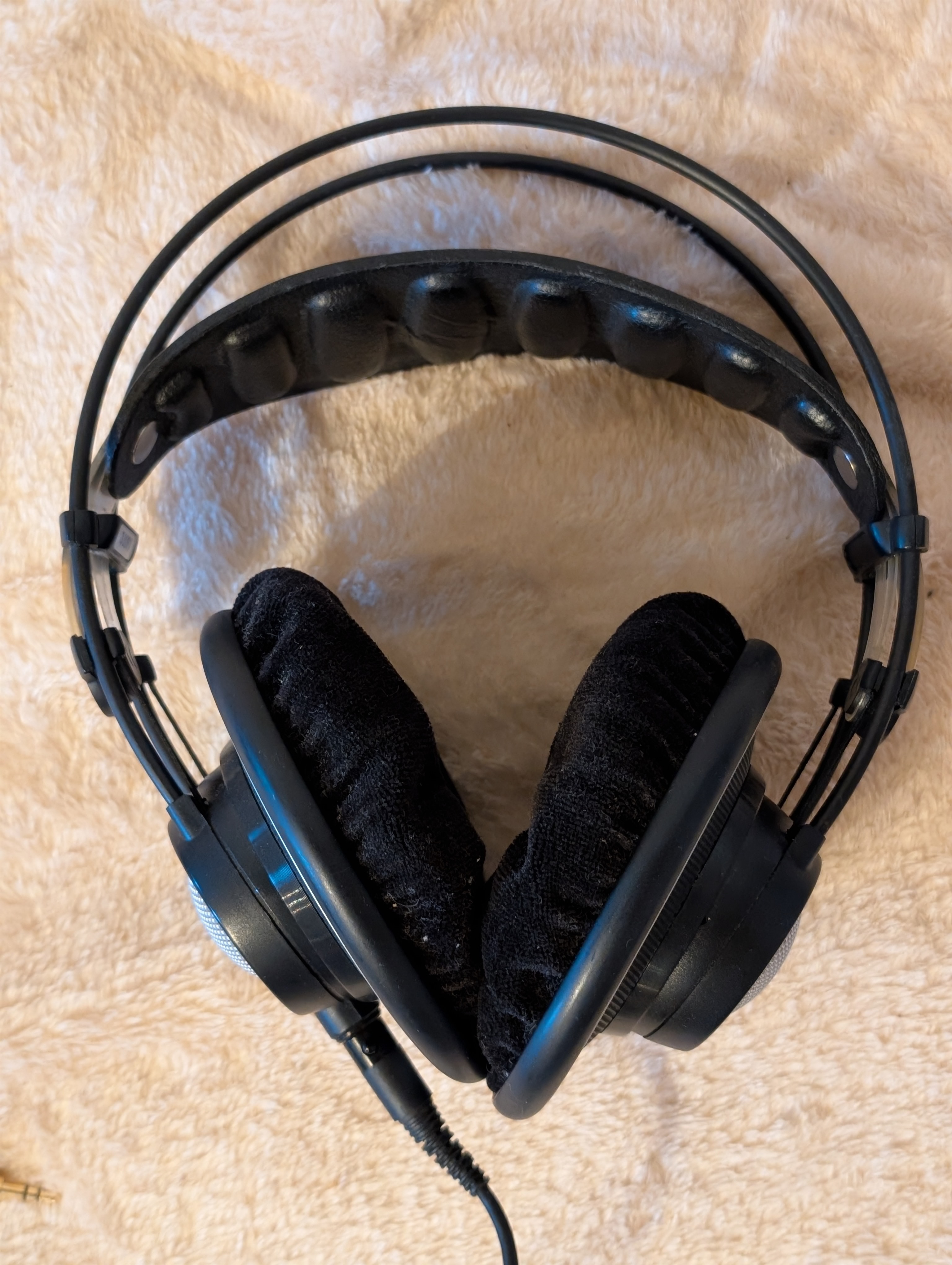 Casque ouvert circum-aural AKG 702