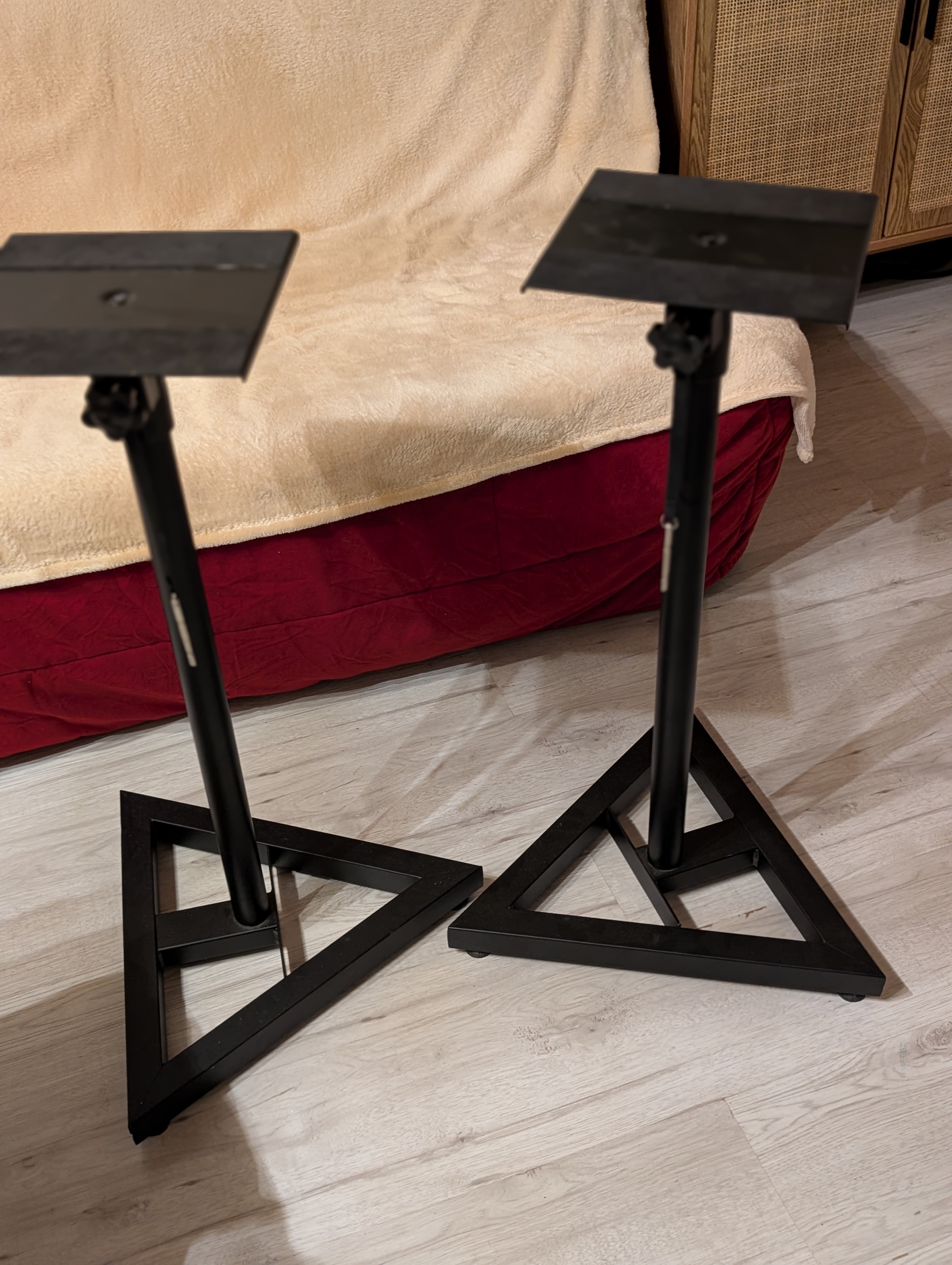 Supports pieds d'enceintes monitoring