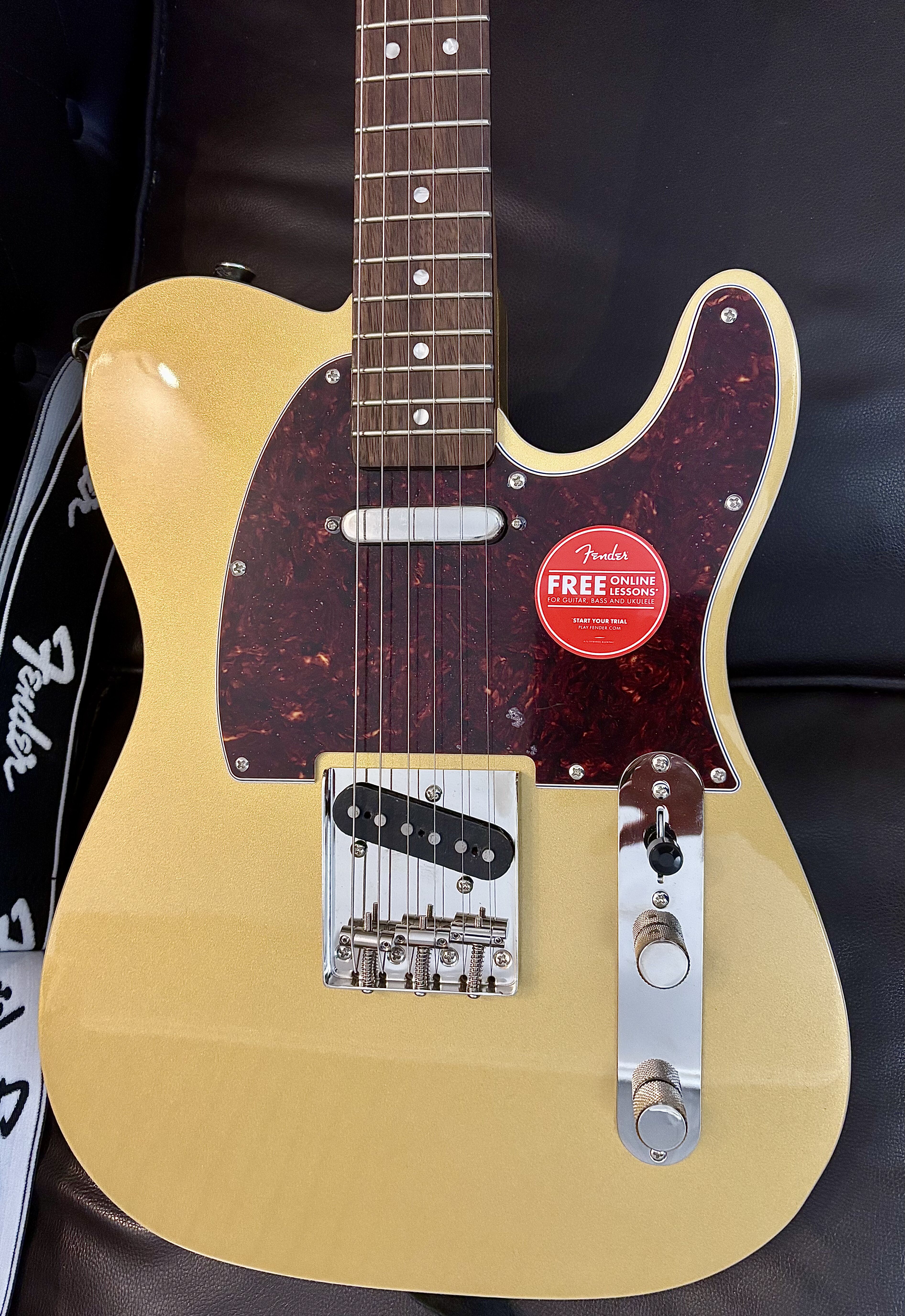 Squier Limited Edition Classic Vibe 60s Custom Telecaster, Laurel Fingerboard, Aztec Gold