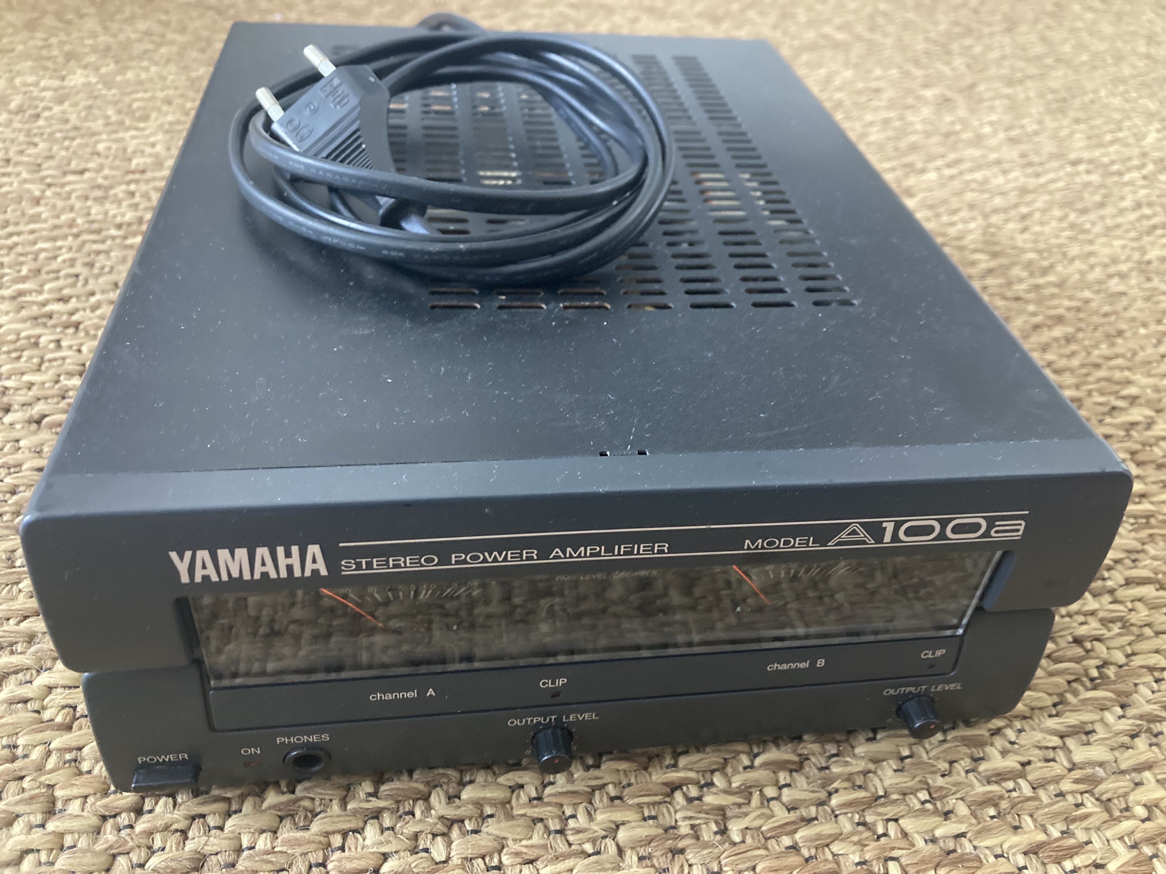 Amplificateur Yamaha A100a