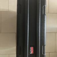 Flight Case Gator GR-4L + 10 vis