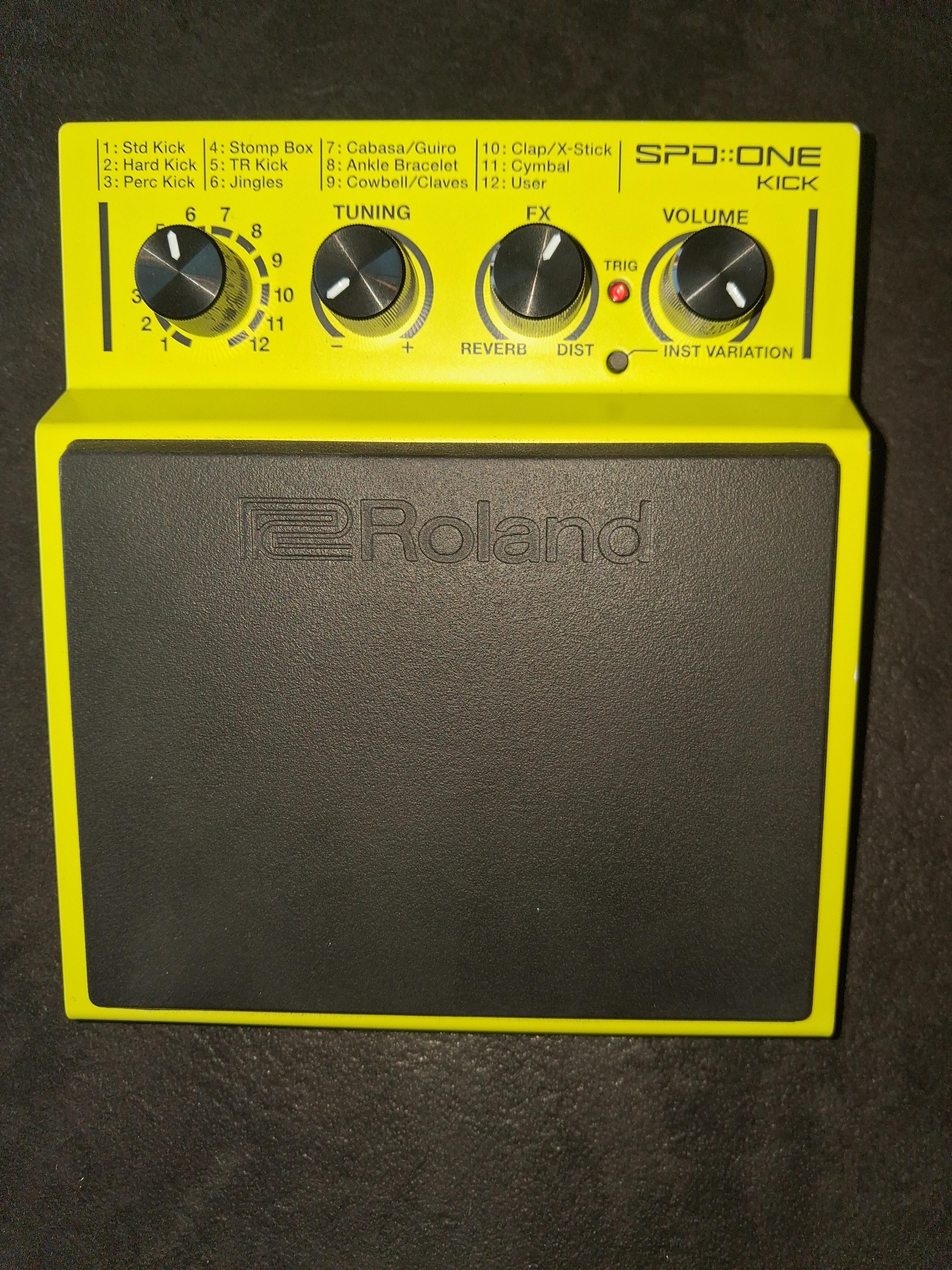 Vends pad de percu Roland SPD-ONE Kick en très bon état, très très peu servi.