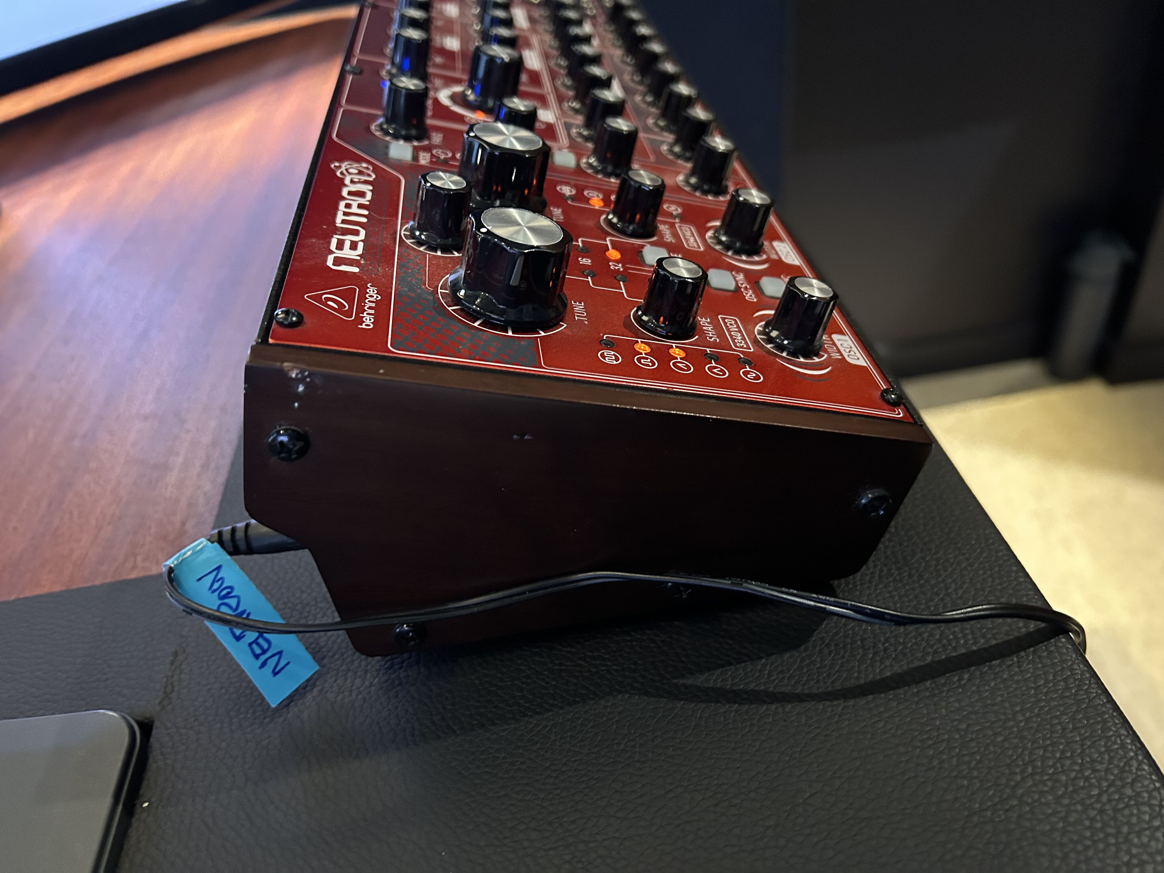 Behringer Neutron (91247)
