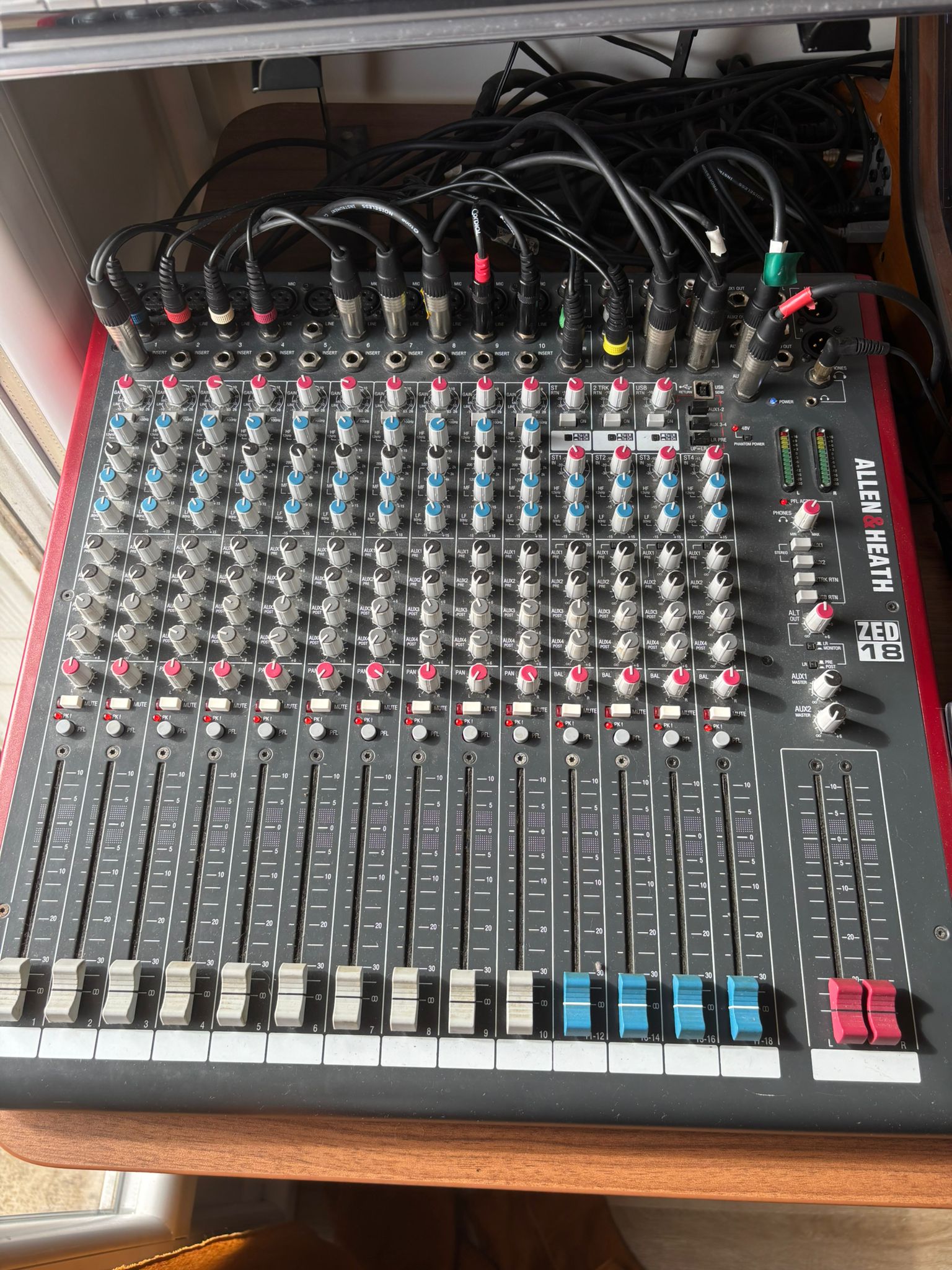 Vends table A&E ZED-18 avec Flight Case THON