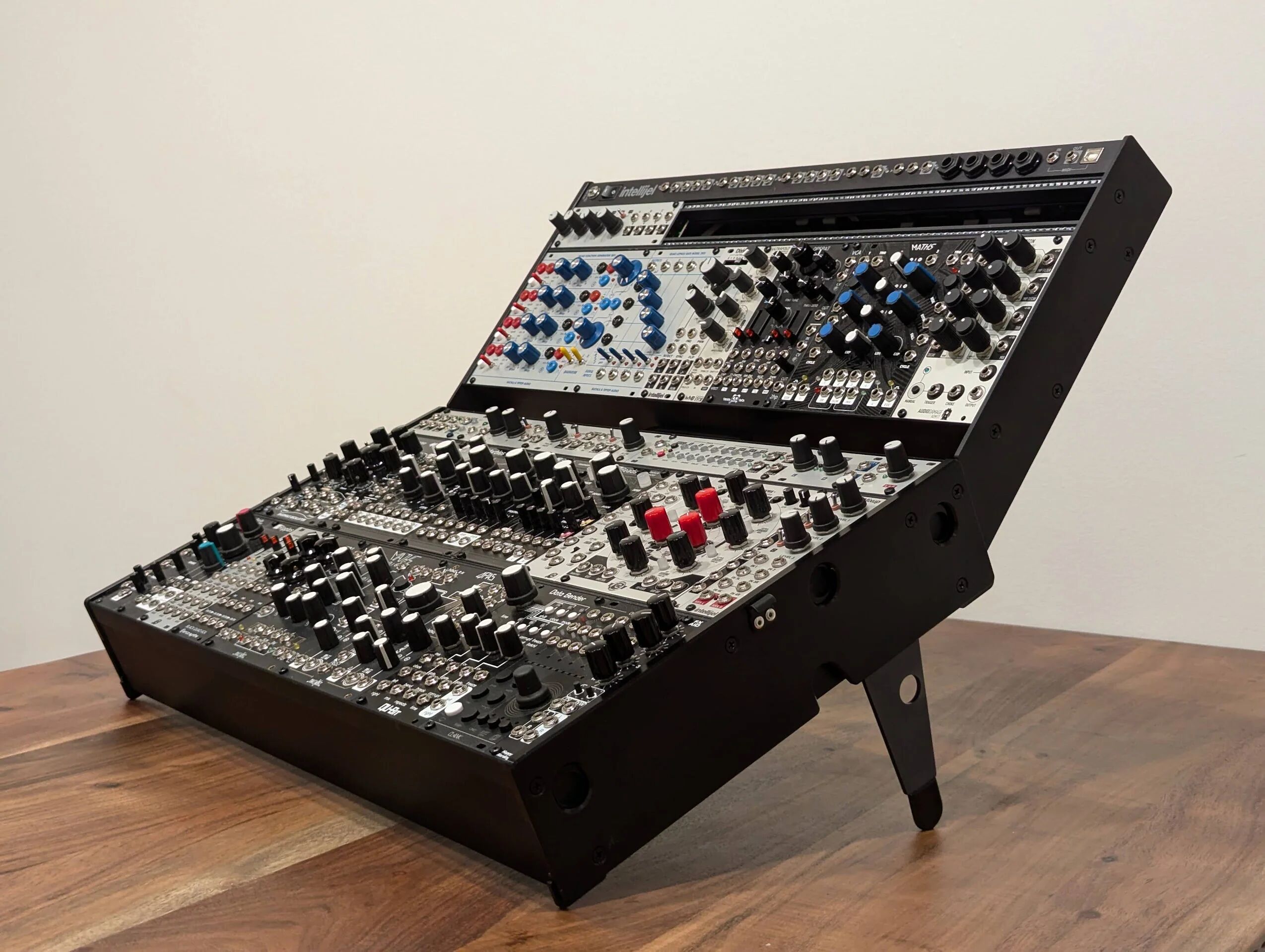 Intellijel Designs Palette 104HP (73762)