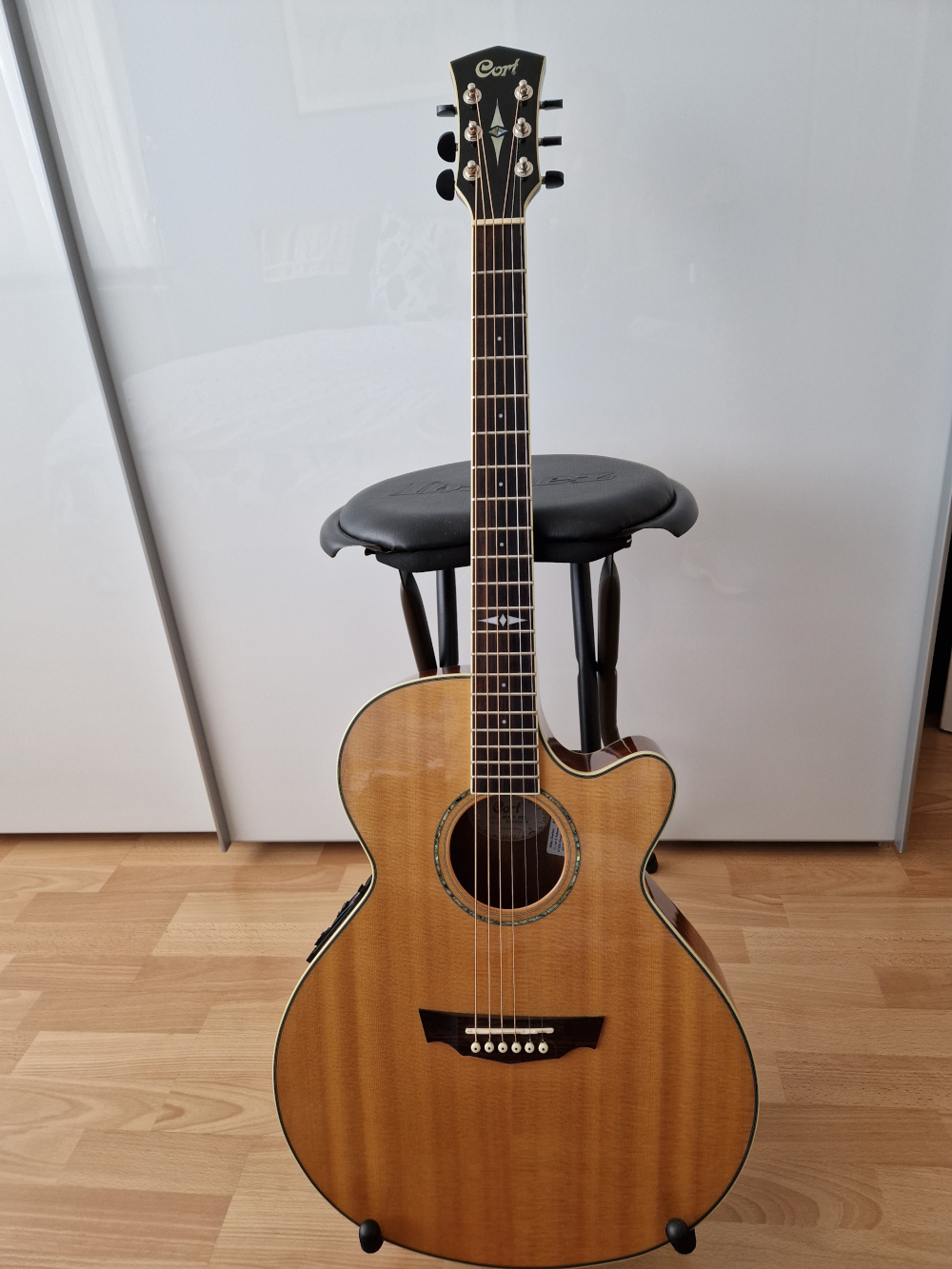 Guitare électro-acoustique CORT SFX5