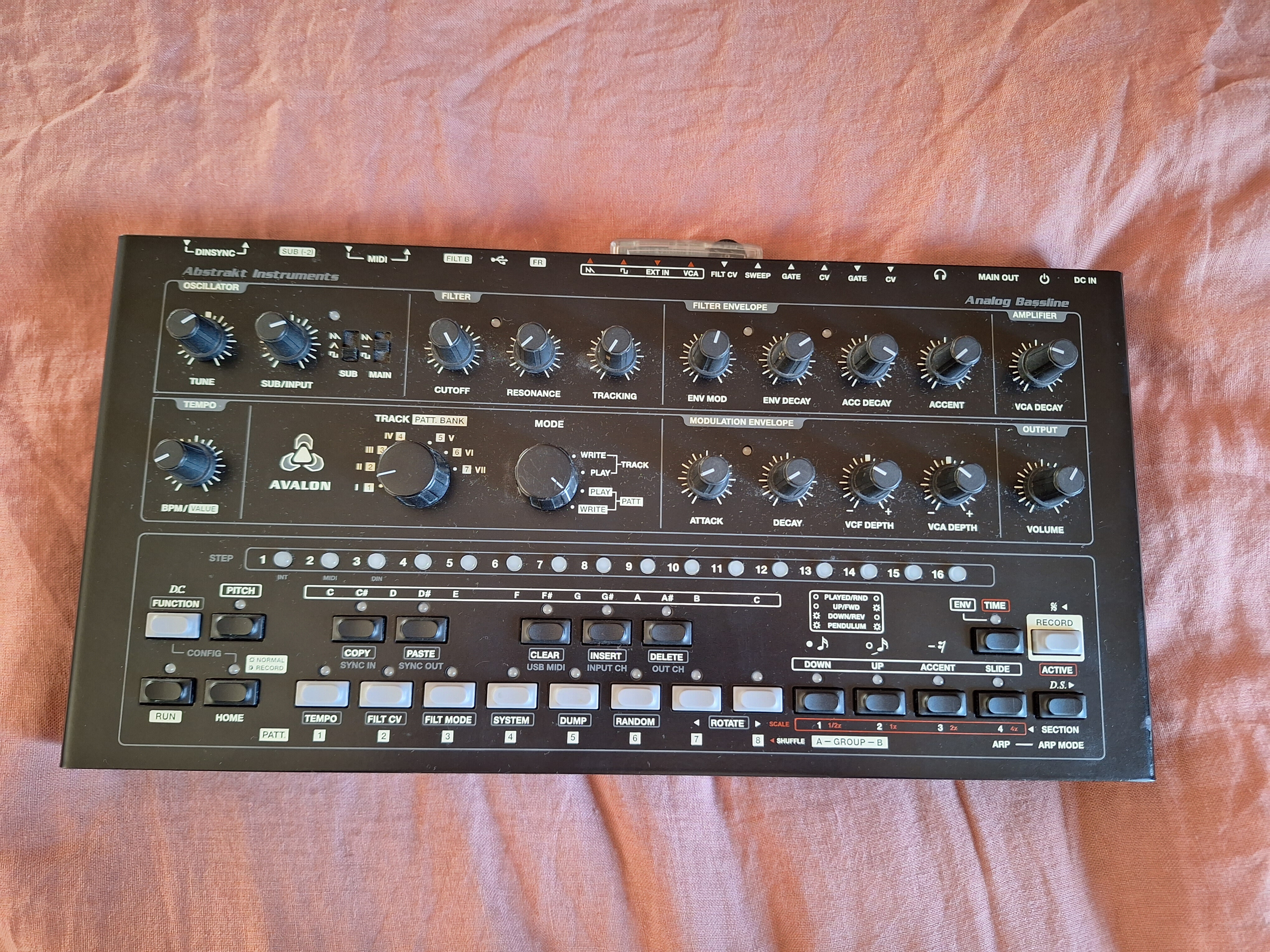 Vend Abstrakt instruments avalon bassline