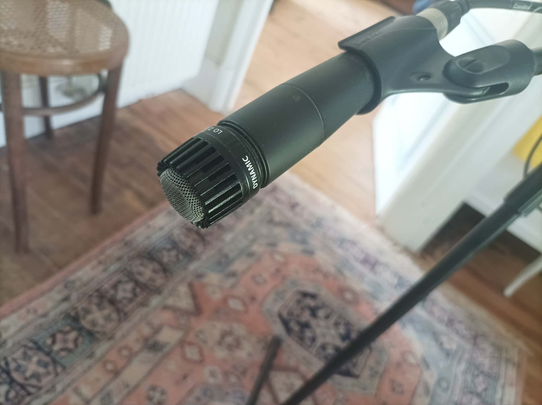 Ensemble Shure SM 57 / pied / Cable cordial 10 mètres
