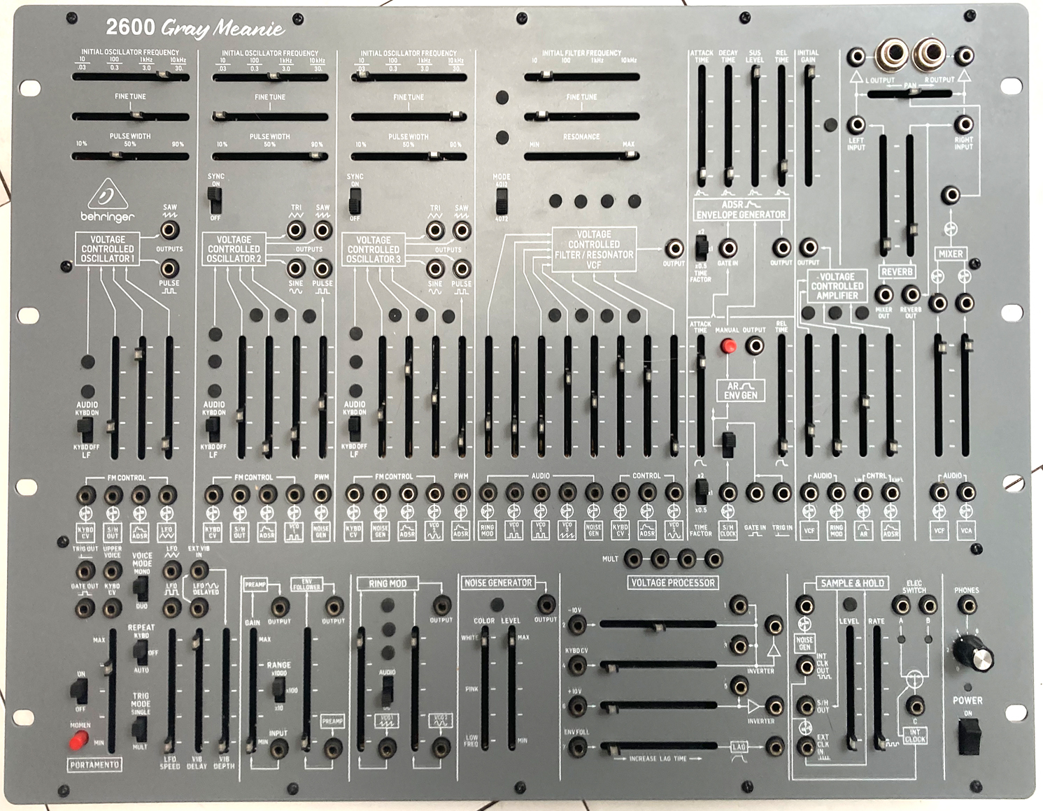 Vends Synthetiseur Behringer 2600 (Arp)