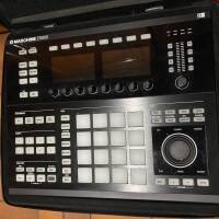 Vends Native Instruments Maschine Studio + Housse - 150 Euros
