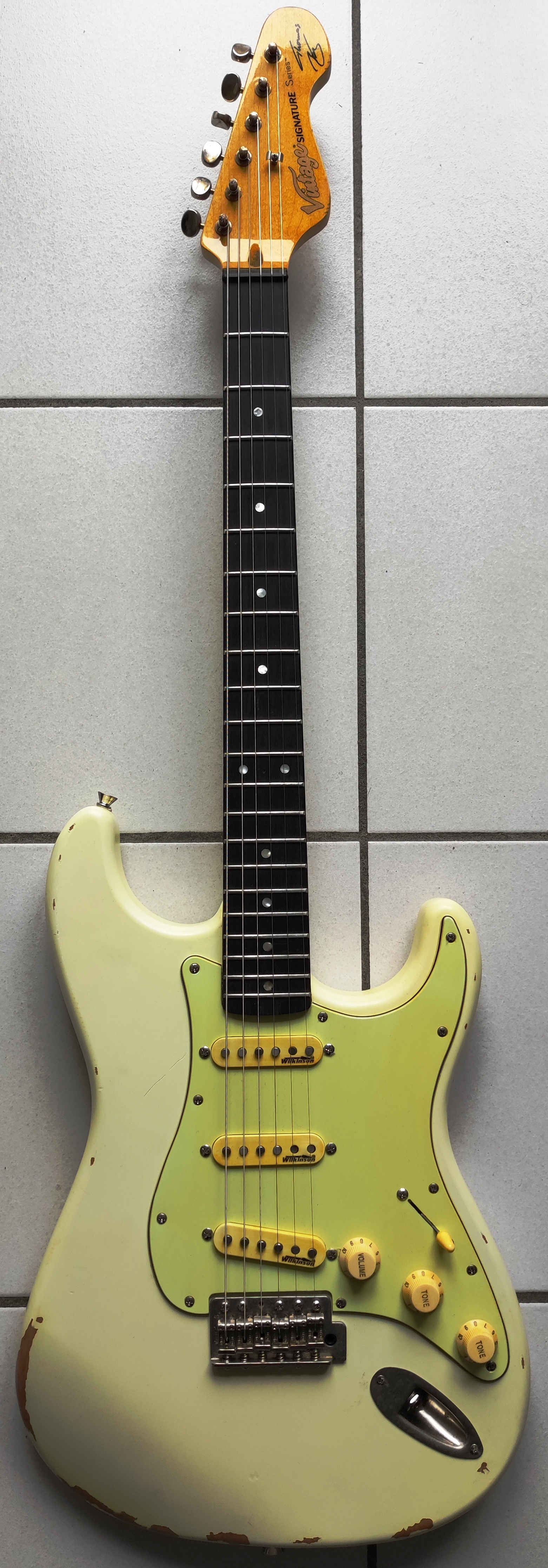 Annonces similaires Stratocaster Vintage V6 Thomas Blug Signature