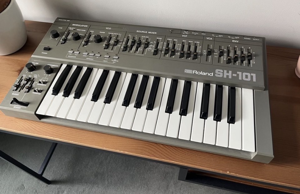 Roland SH-101 (91179)