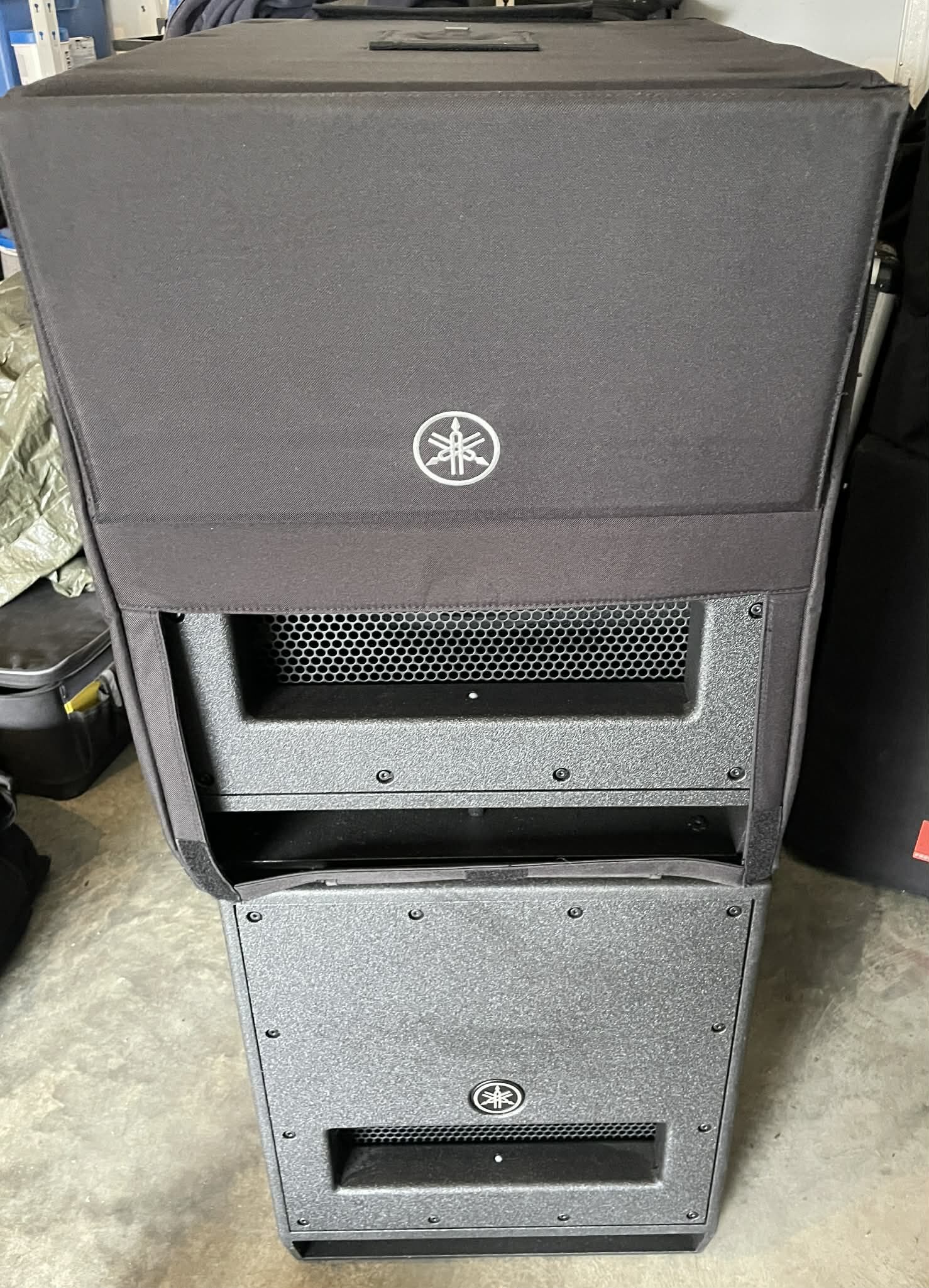 Paire de caissons de basses amplifiés YAMAHA DXS15MKII