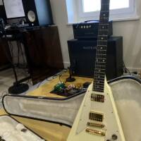 GIBSON FLYING V 67 Reissue (CLASSIC WHITE)