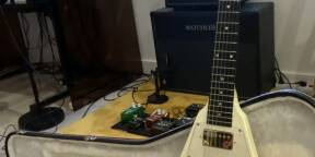 GIBSON FLYING V 67 Reissue (CLASSIC WHITE)