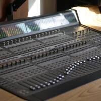 Digidesign C24 et son bureau intégré sur mesure.