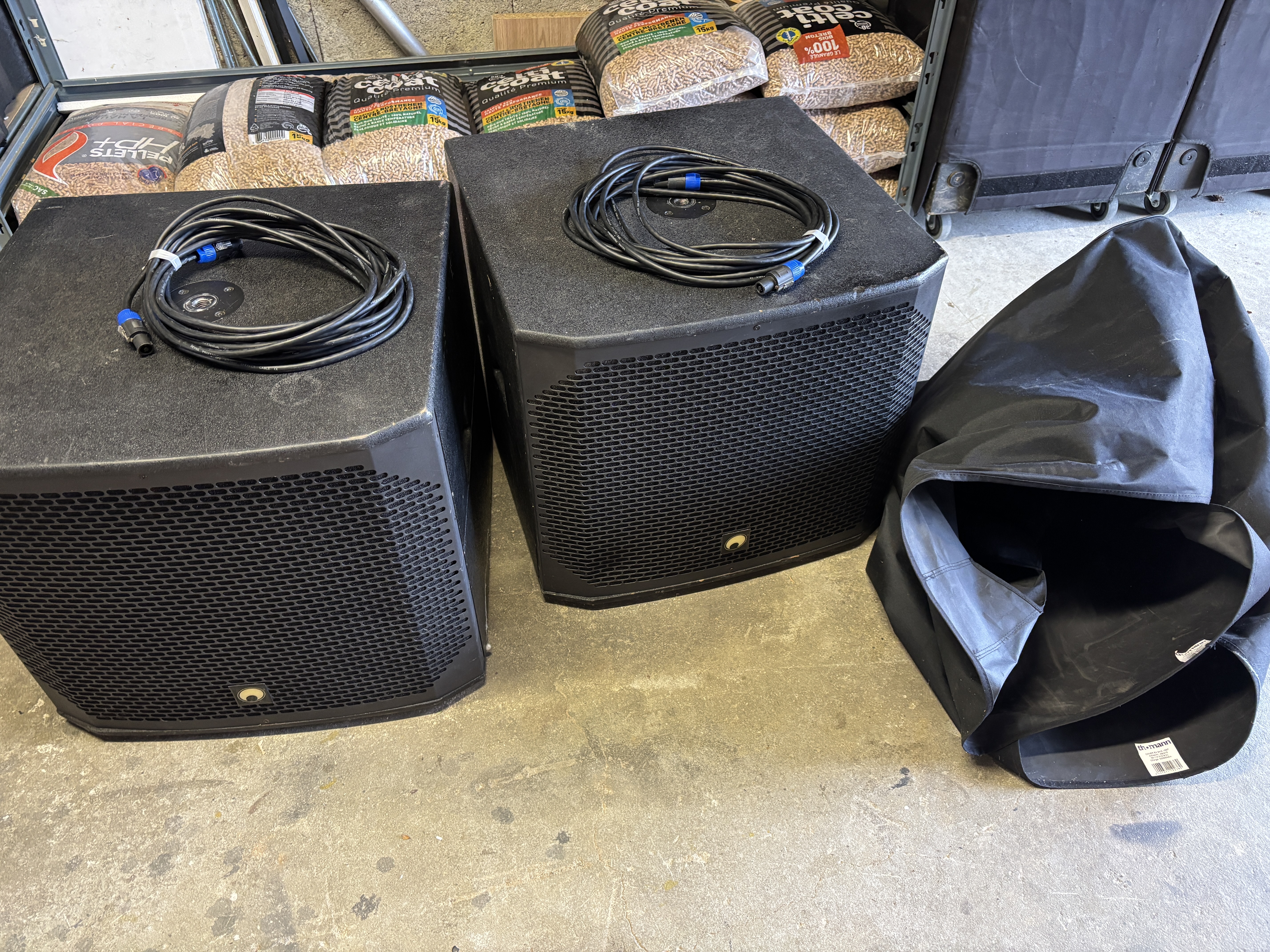 2 caissons de basse passif 18" 450w