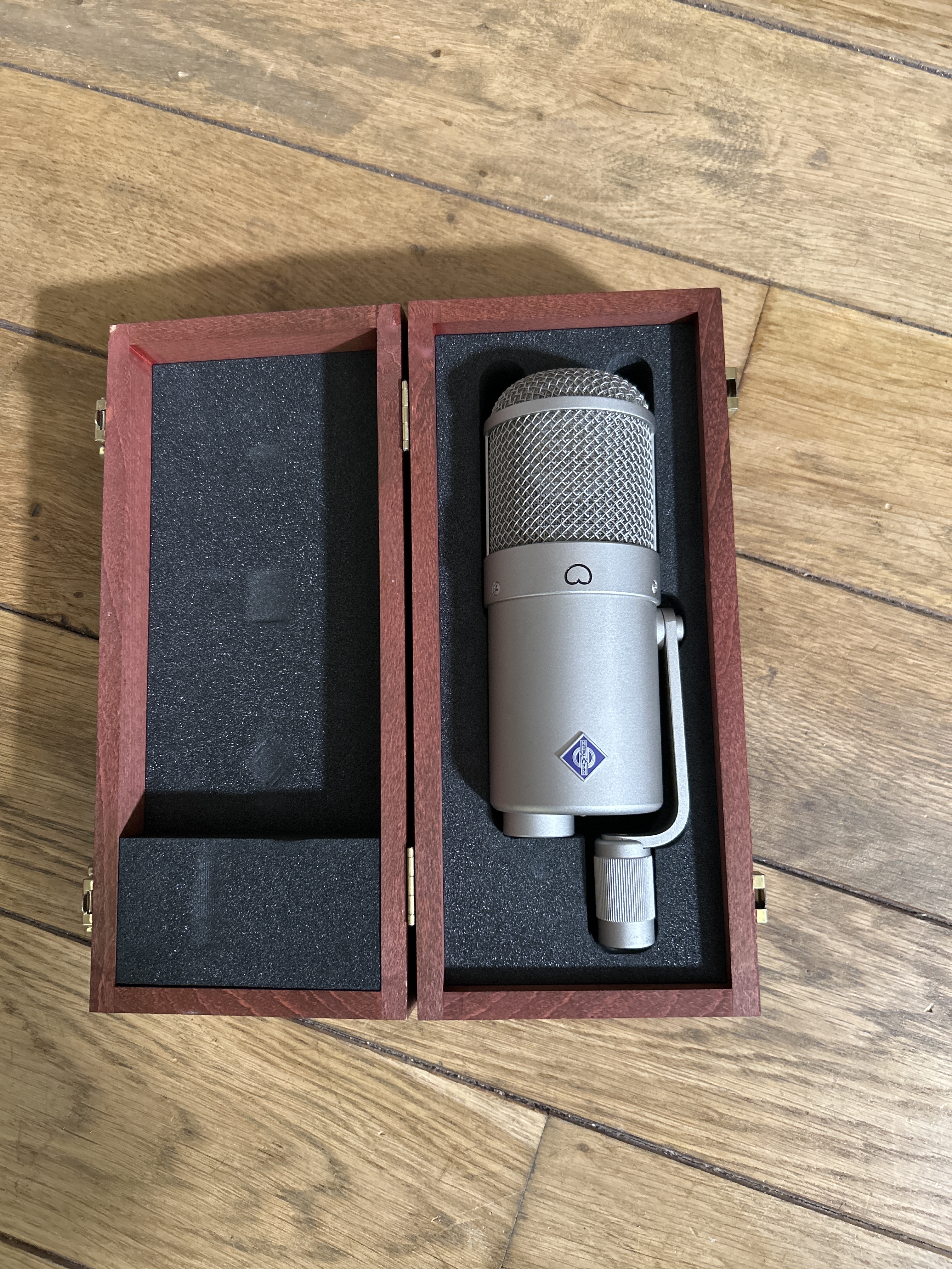 Vends Neumann U47 Fet excellent état, utilisé en studio pro non-fumeur 