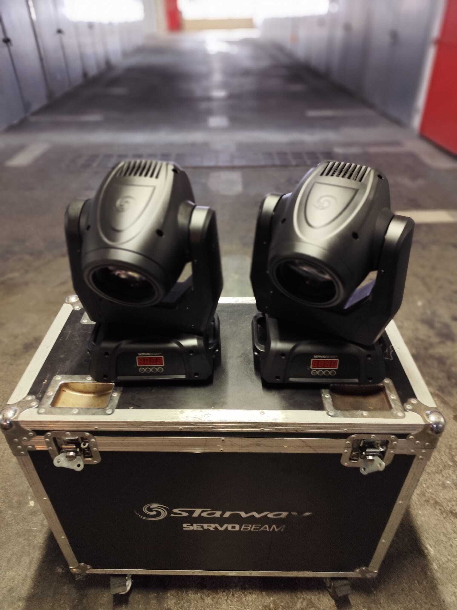 A vendre deux beam 2r starway avec  flycase 