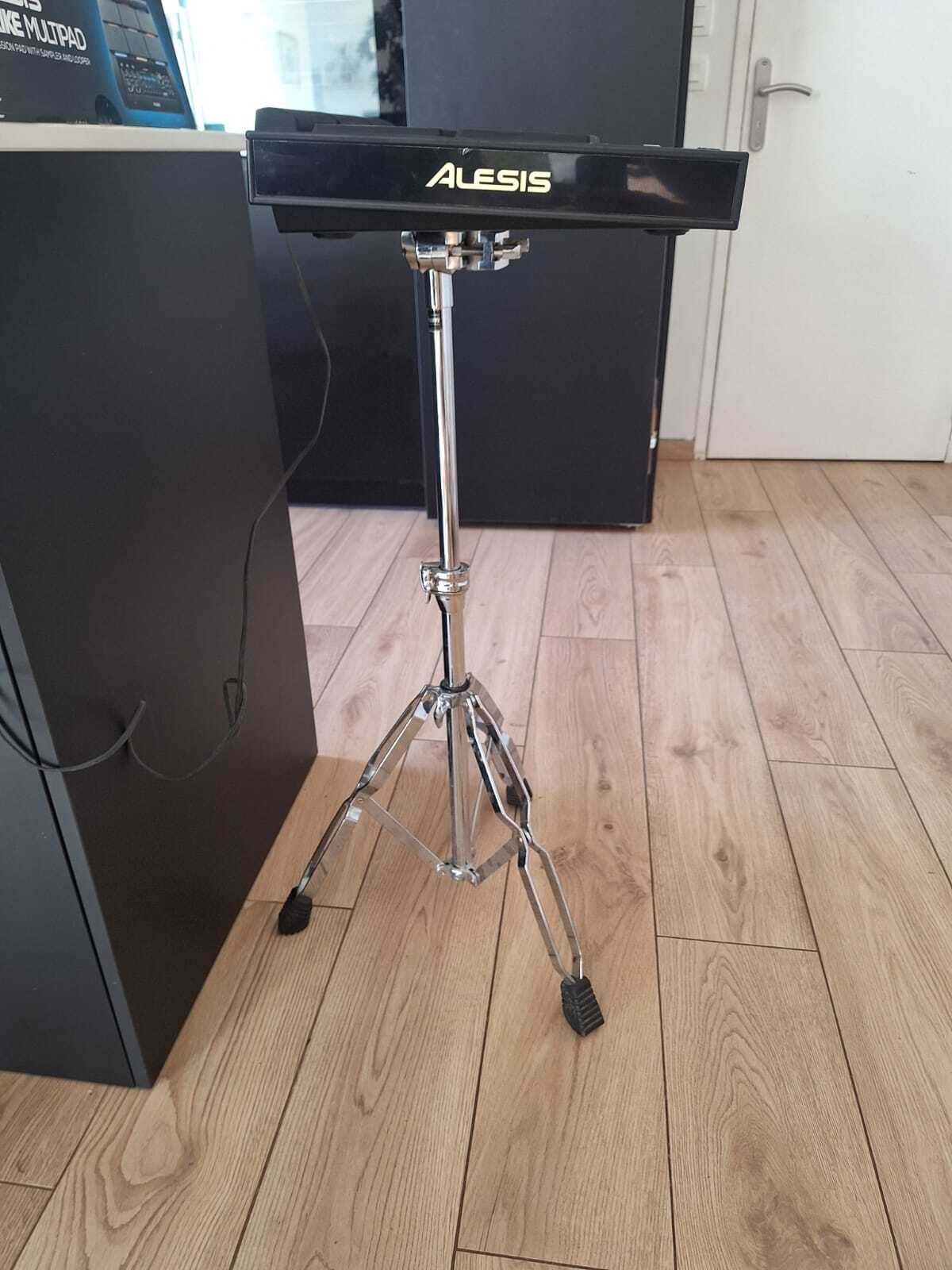 Vends Alesis Multipads Neuf + Pied