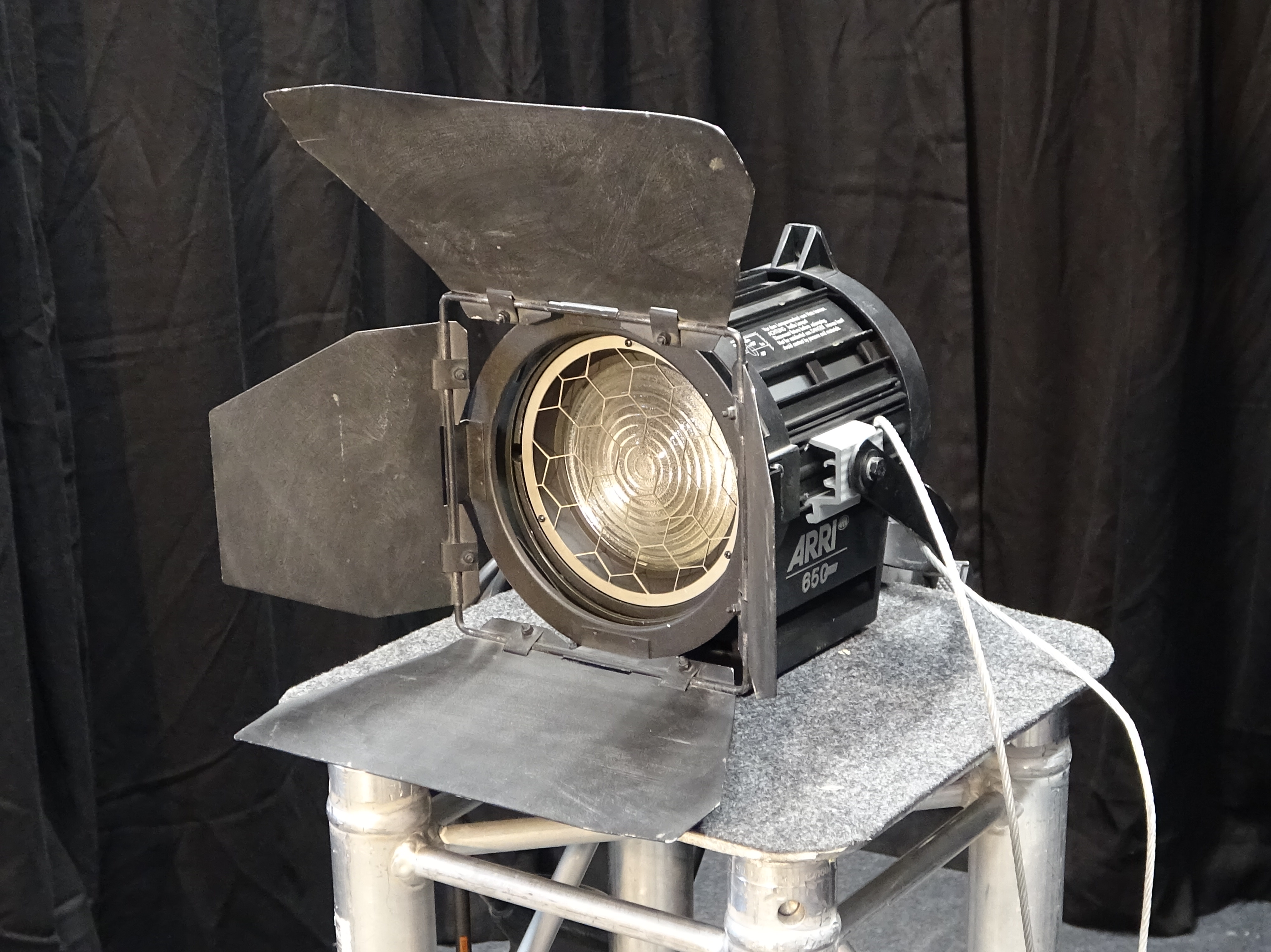 Vends Arri Sudio Fresnel 650 Plus