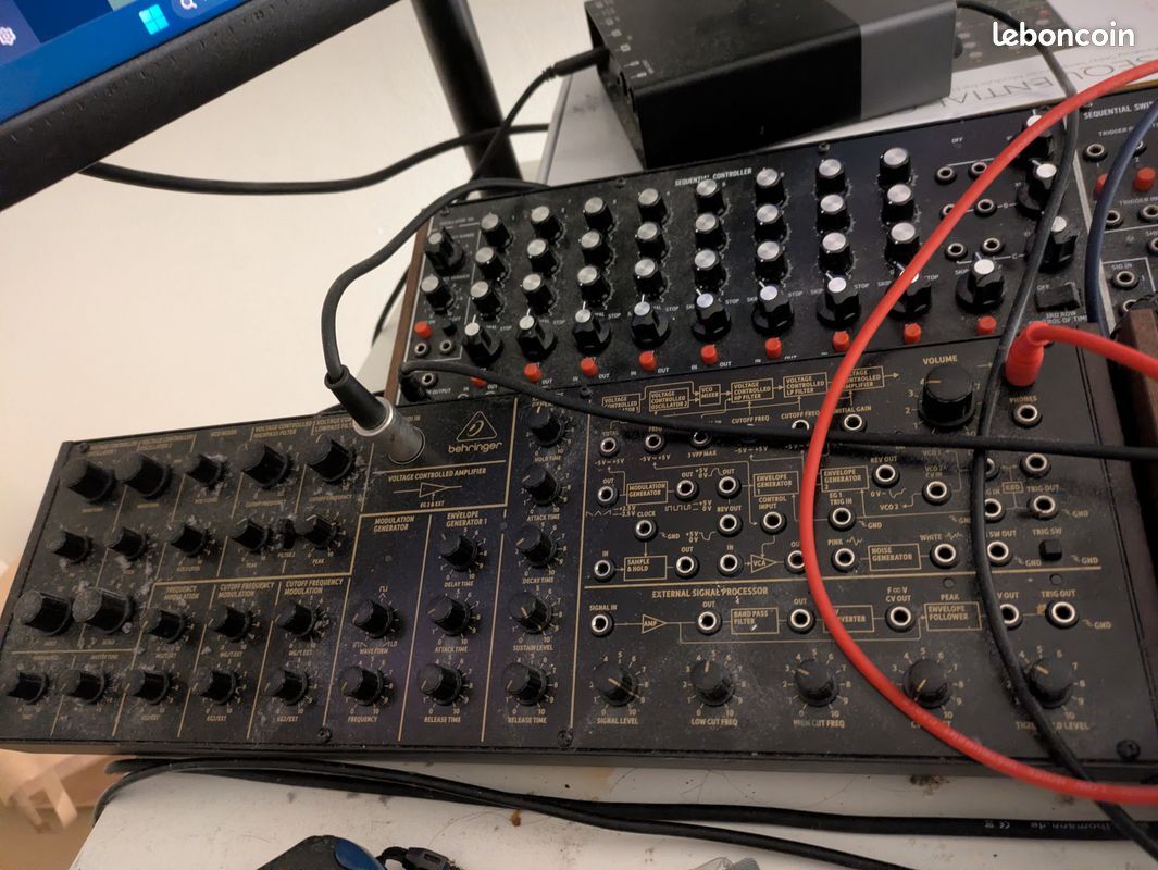 Behringer K-2 - synthetiseur analogique semi-modulaire