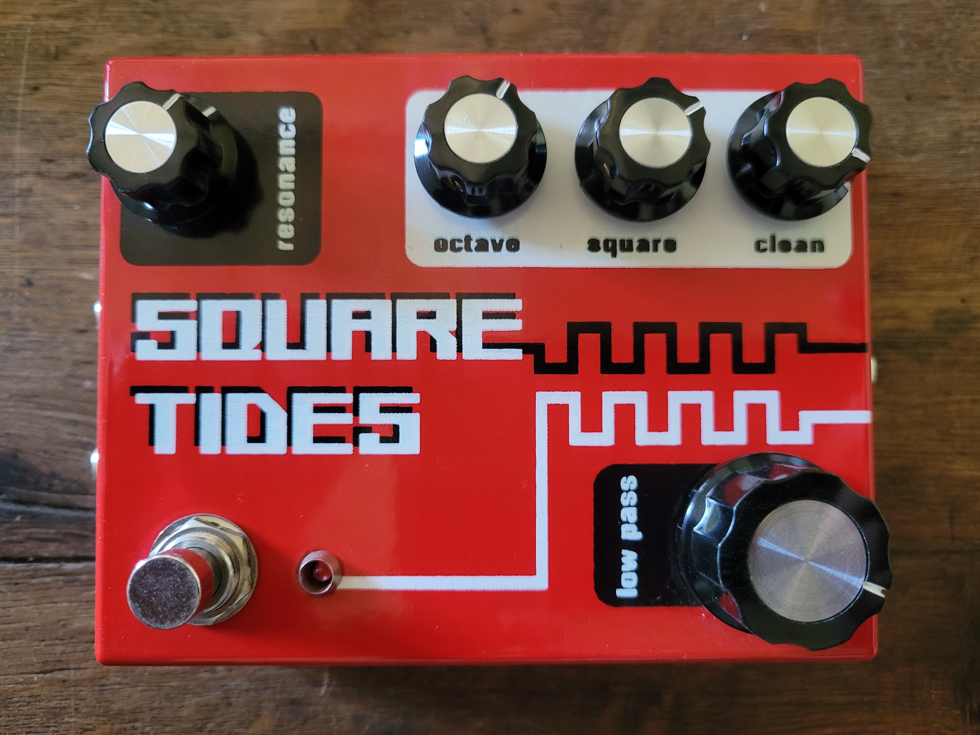 Vends Dreadbox Square Tides Fuzz Distortion Filtre wha
