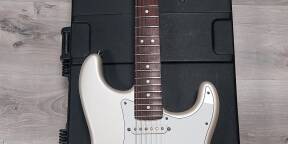 Vends Fender Stratocaster American Stanard 2008 - Near Mint - micros noiseless