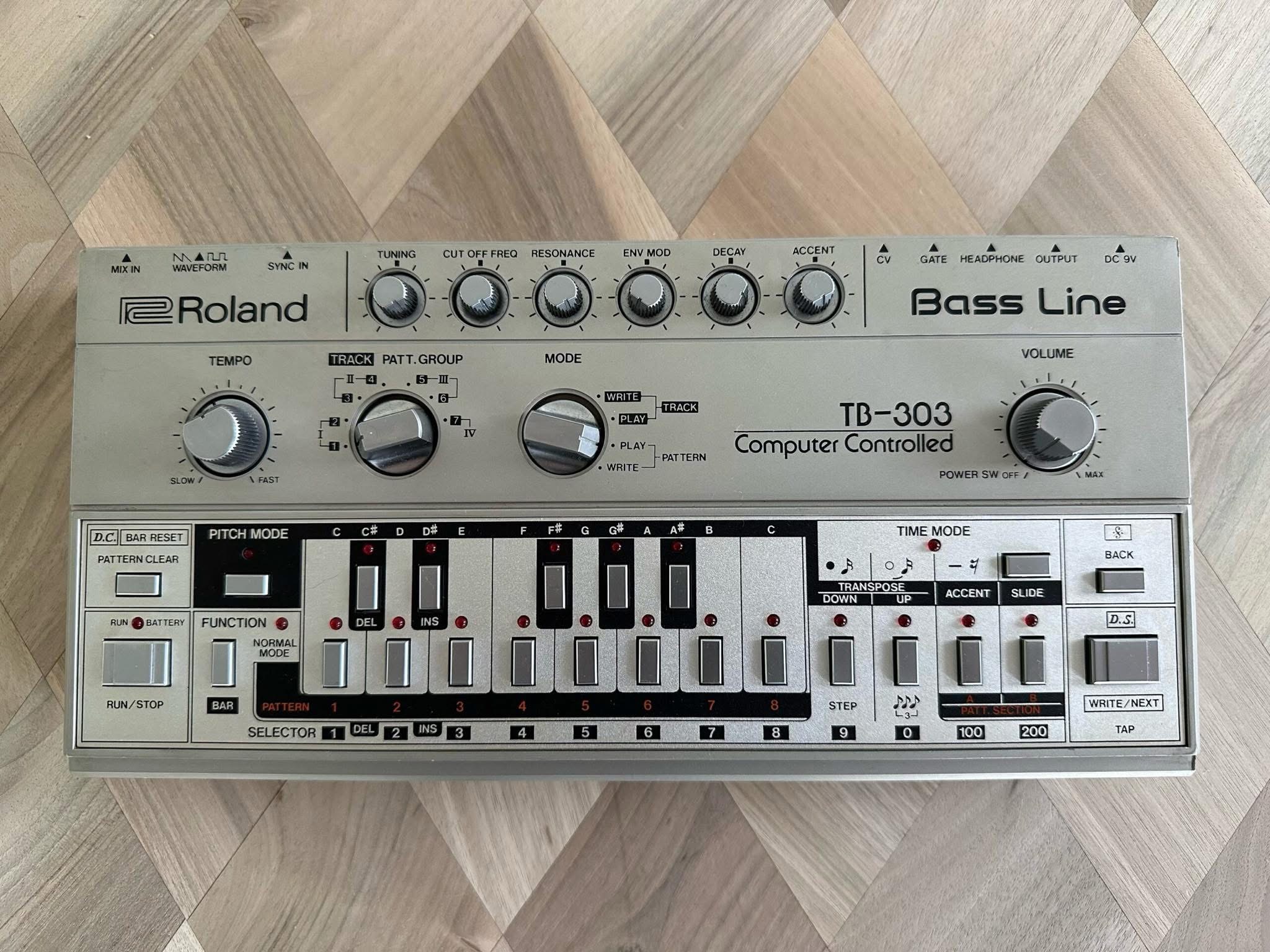 Roland tb 303 