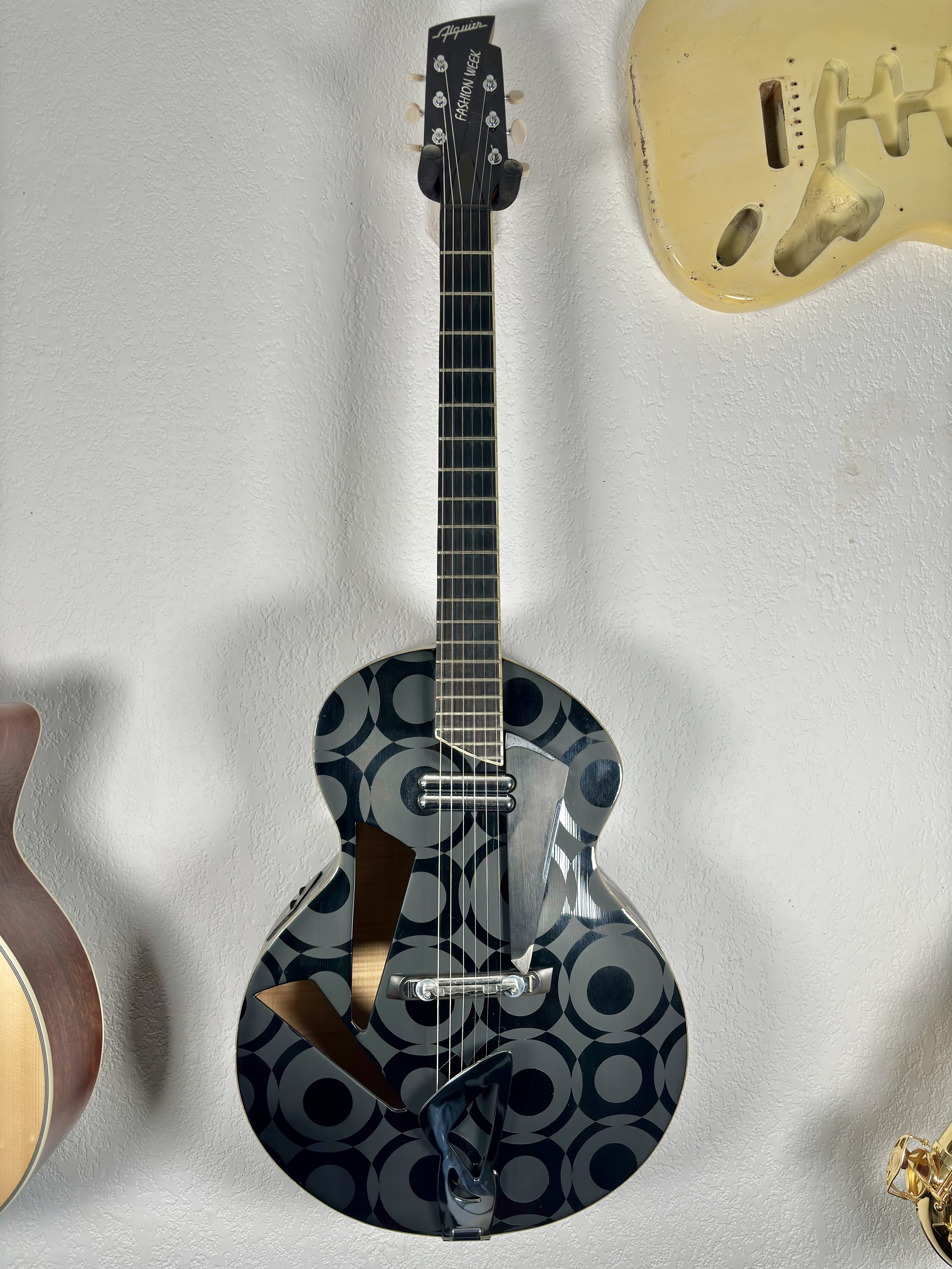 Guitare jazz archtop luthier MOF Alquier – pièce unique haut de gamme