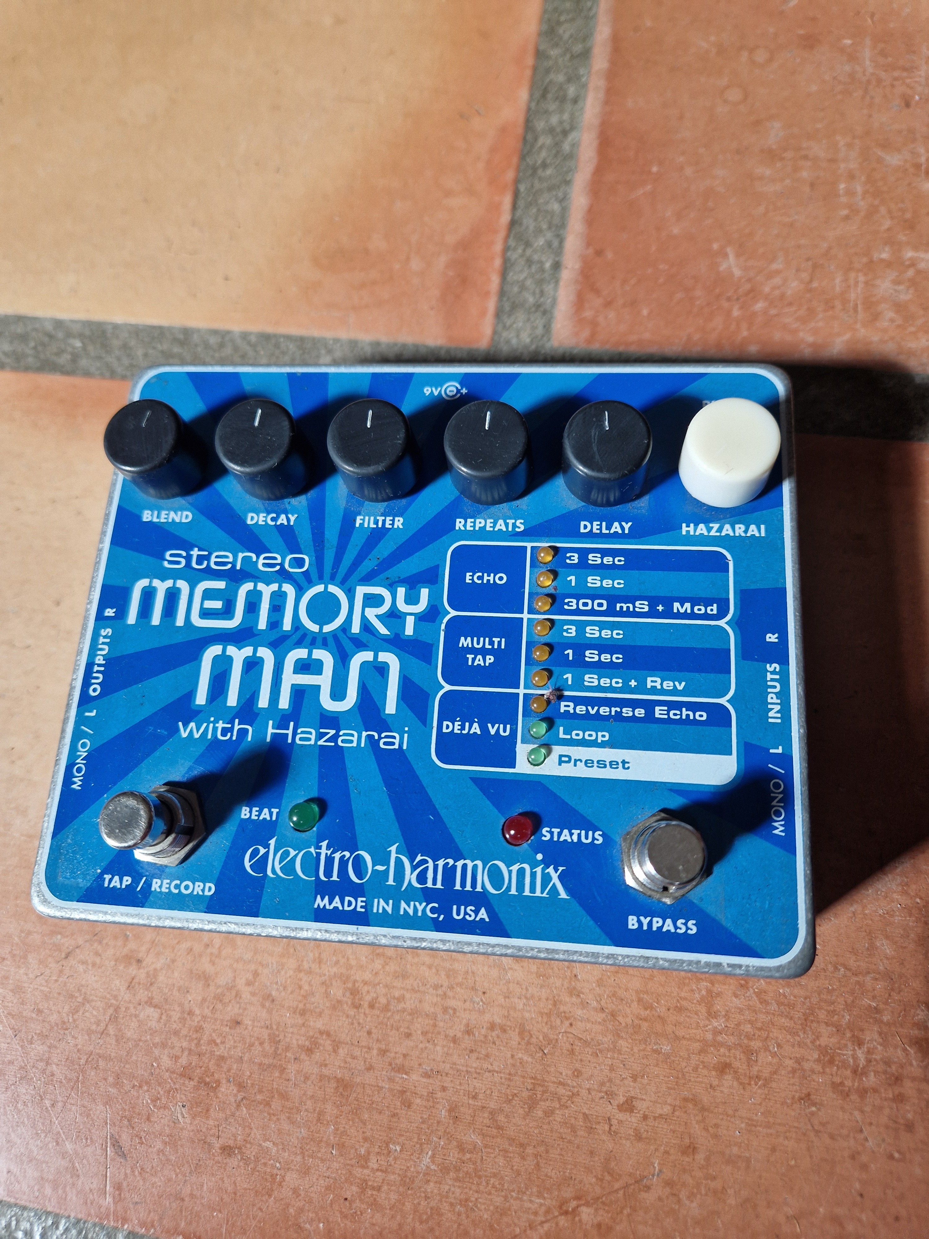 Vends Electro Harmonix Memory Man with Hazarai