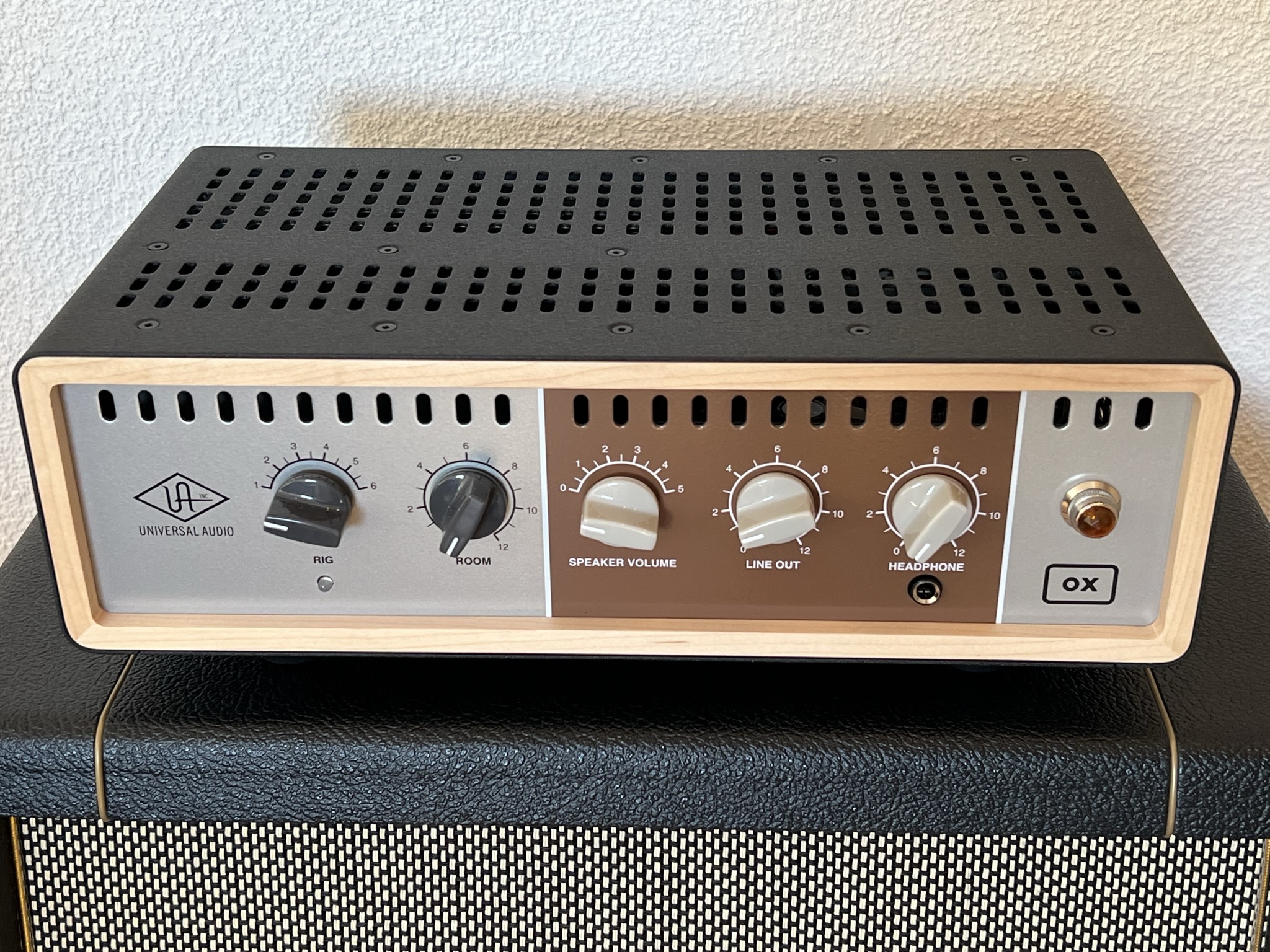 Vends OX Box Universal Audio comme neuve