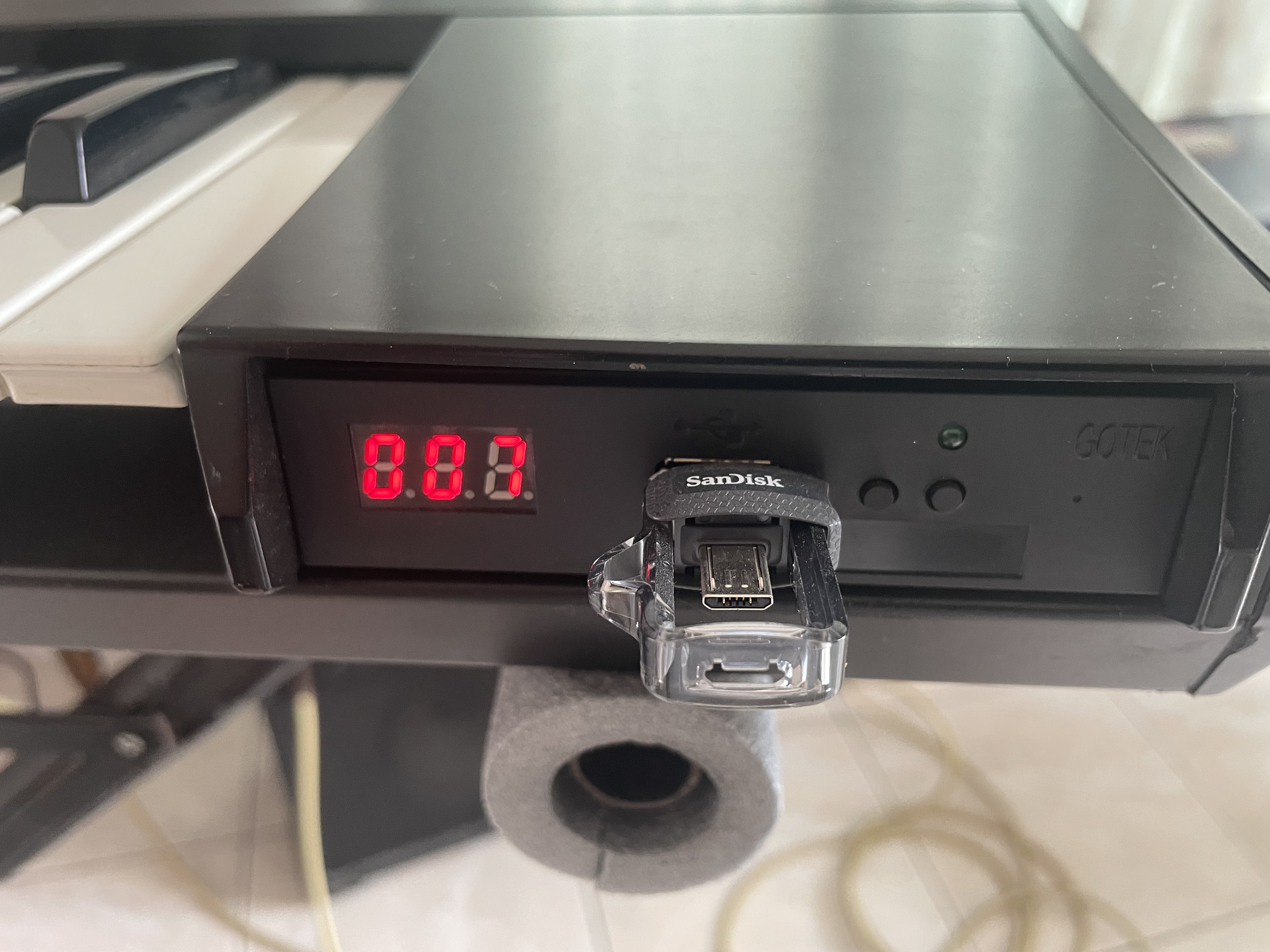 Roland S-10 (97583)