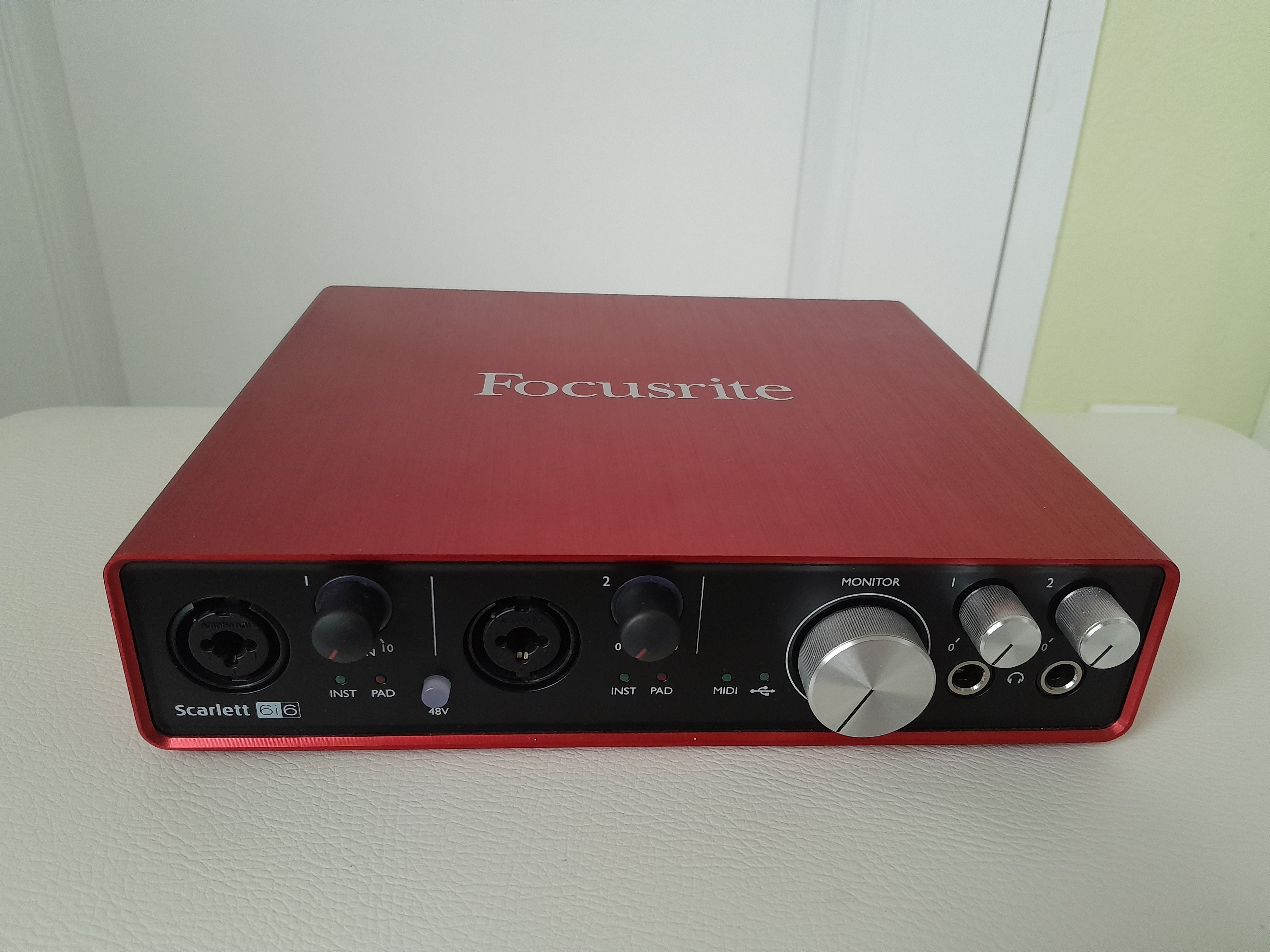 Carte son Focusrite Scarlett 6i6 (2e génération)