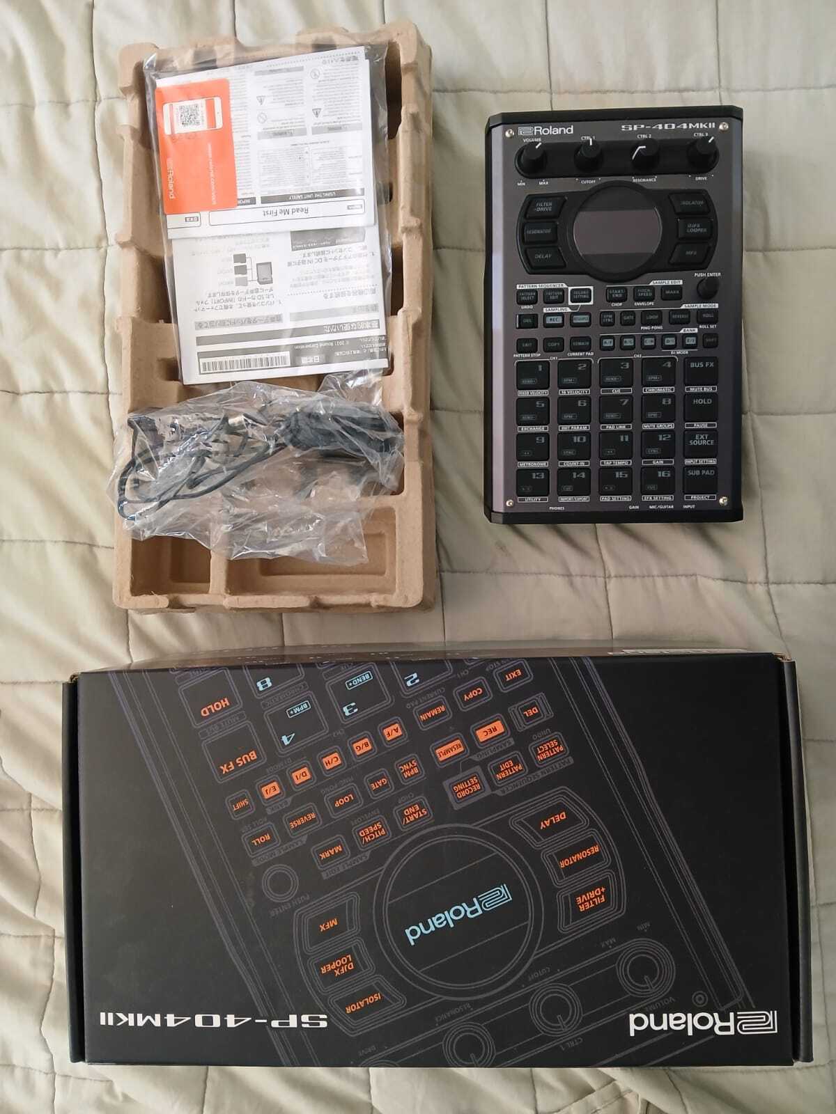 Roland SP 404 MK2