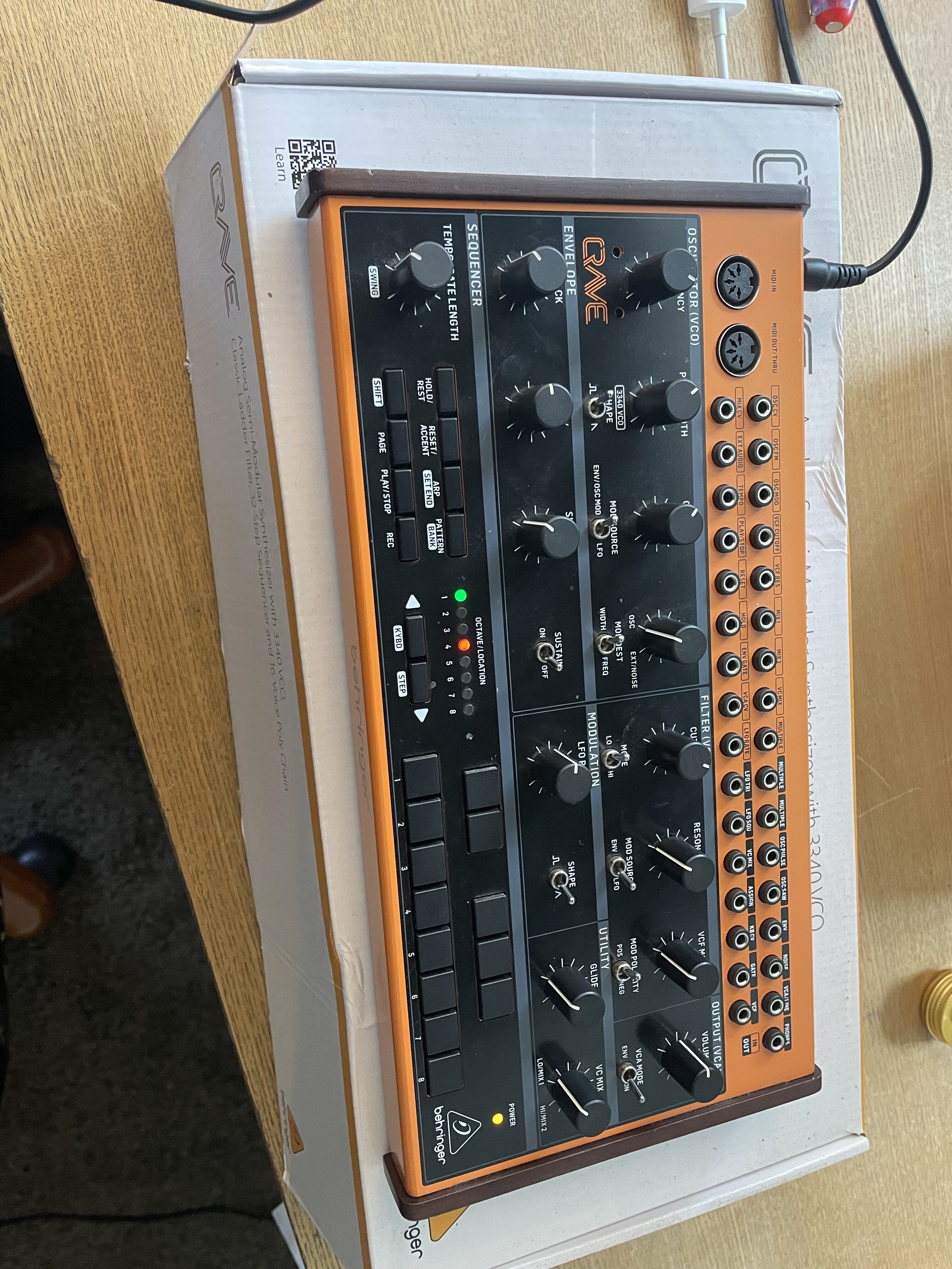 Vends behringer crave