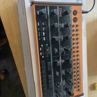 Vends behringer crave