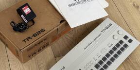 Roland TR-626 avec HKA mod (Linn Drum, Oberheim DMX, DX, TR-707...) Complet avec boîte, mode d'emploi et alimentation d'origine