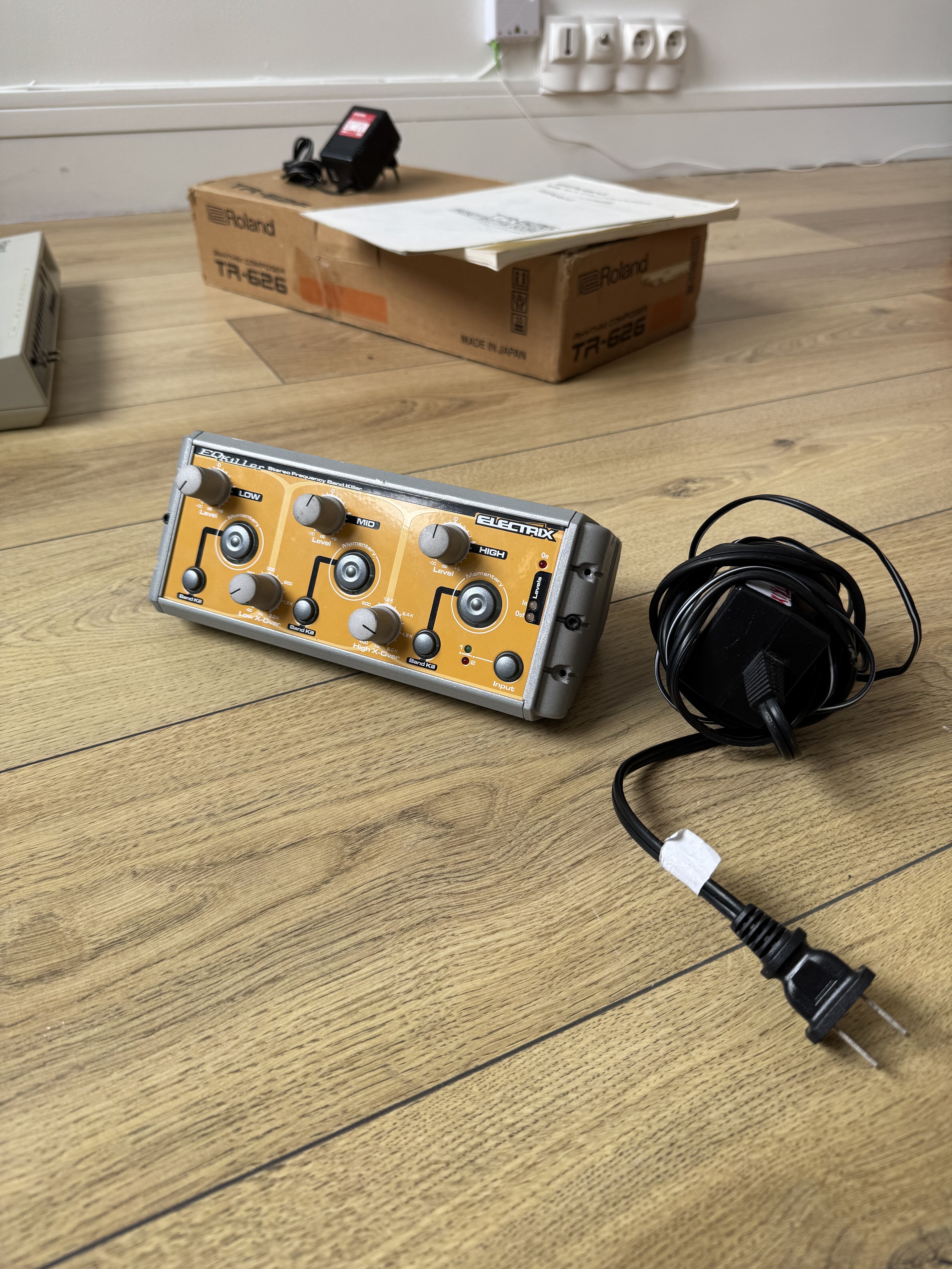 Electrix EQ Killer Isolator 3 bandes avec alimentation d'origine (Voltage 110V)