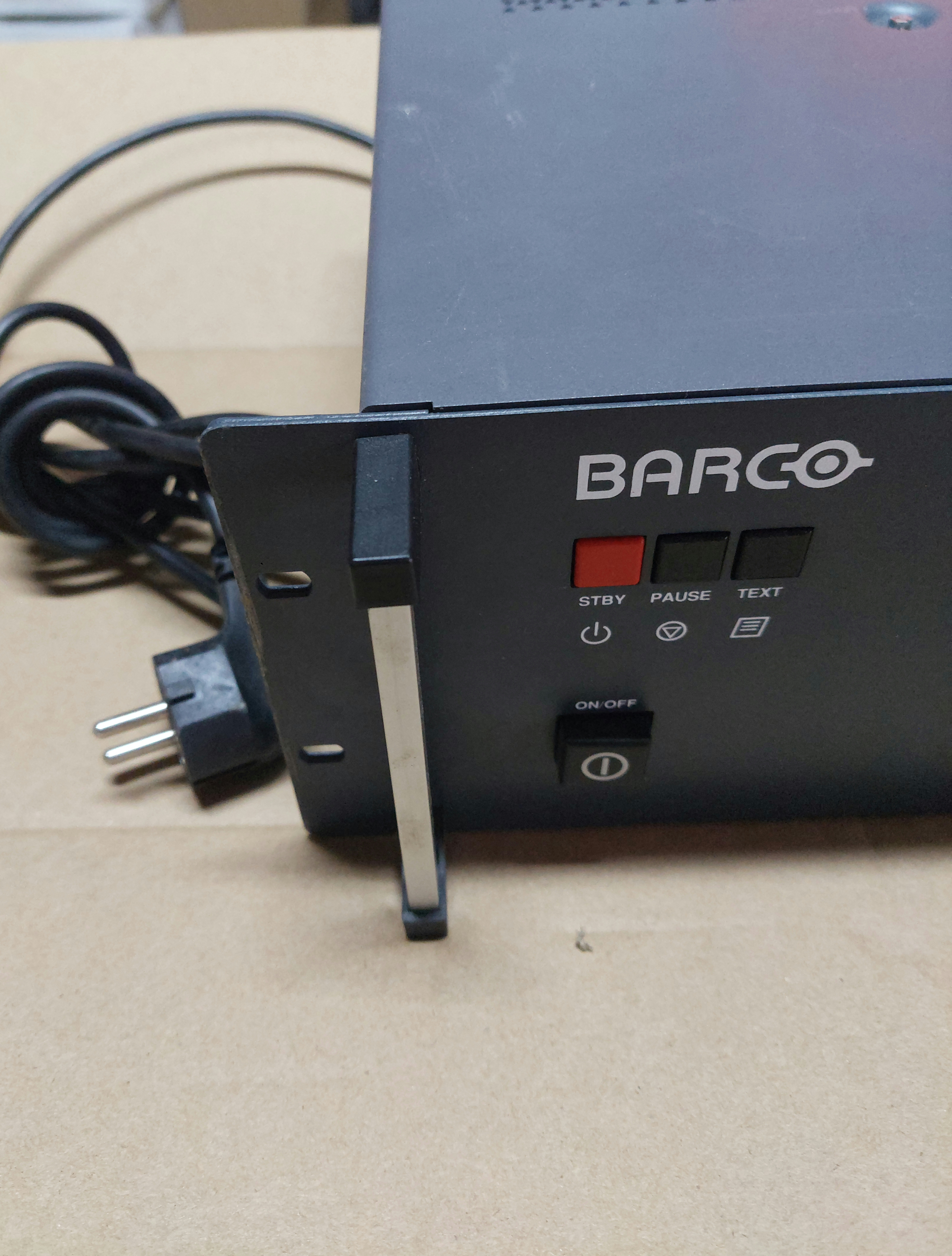 Barco RCVDS-05 commutateur vidéo pro RGB / VGA – très bon état