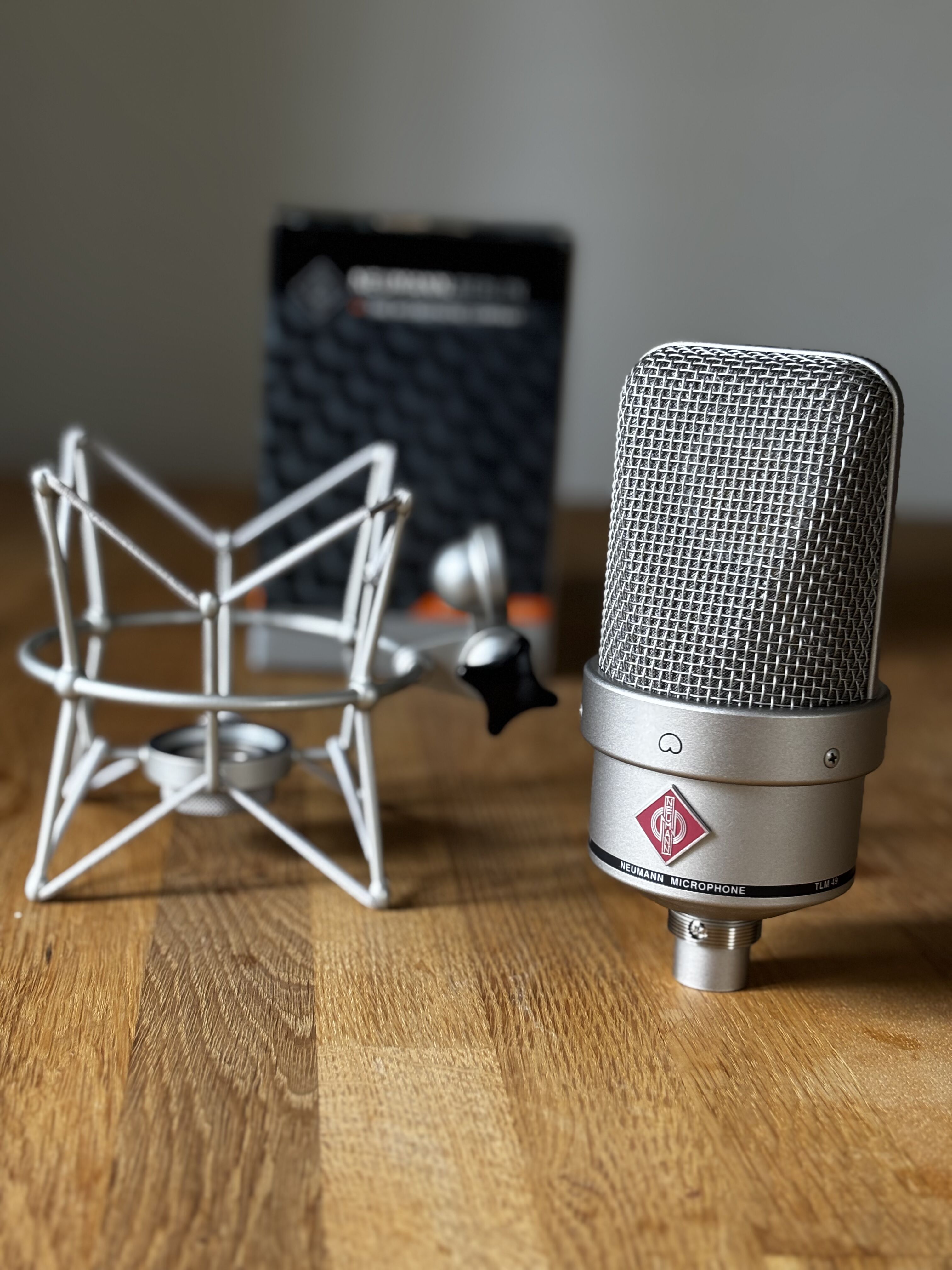 Micro Neumann TLM 49