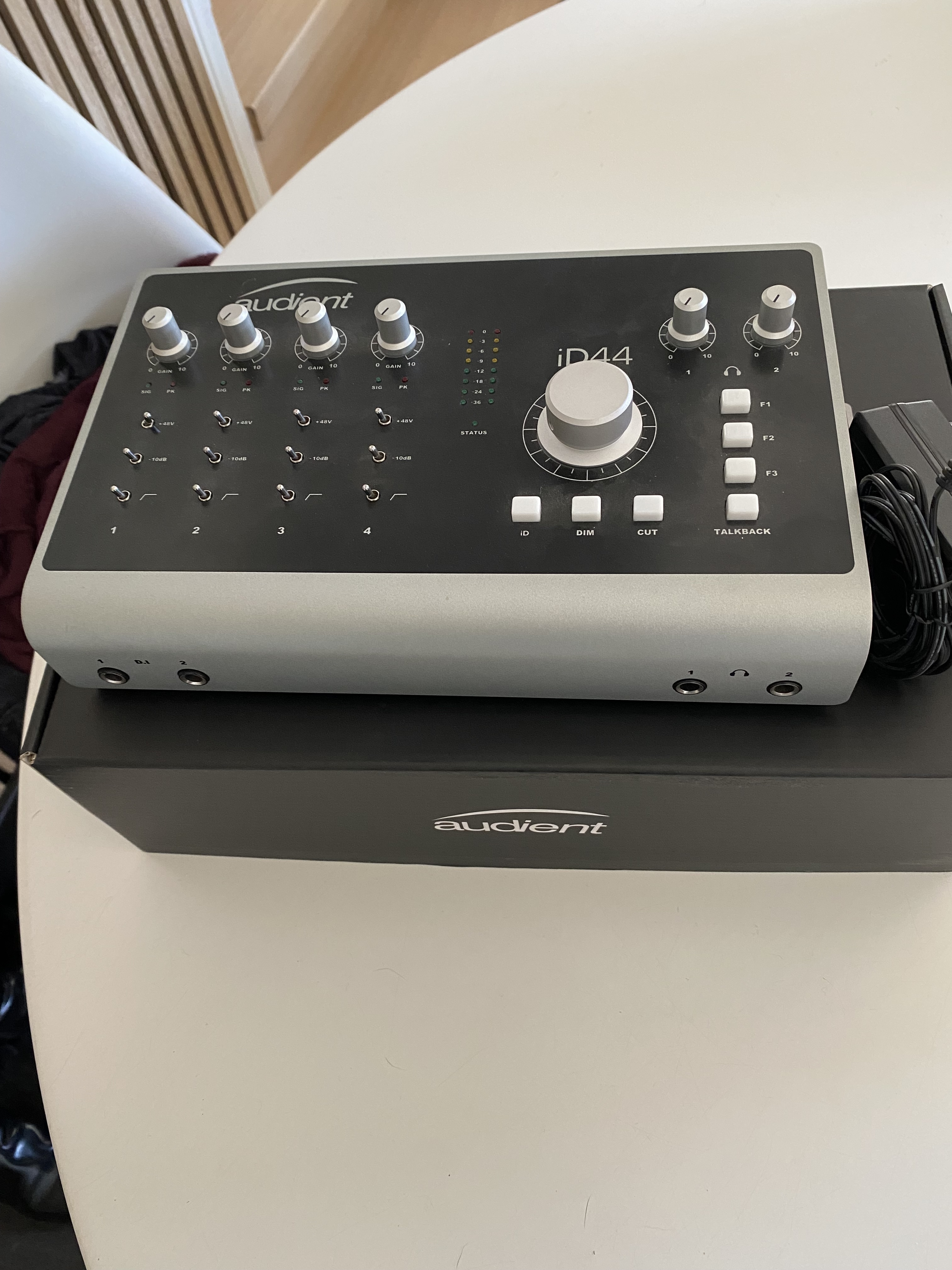 Vends carte son audient id44 état irréprochable 