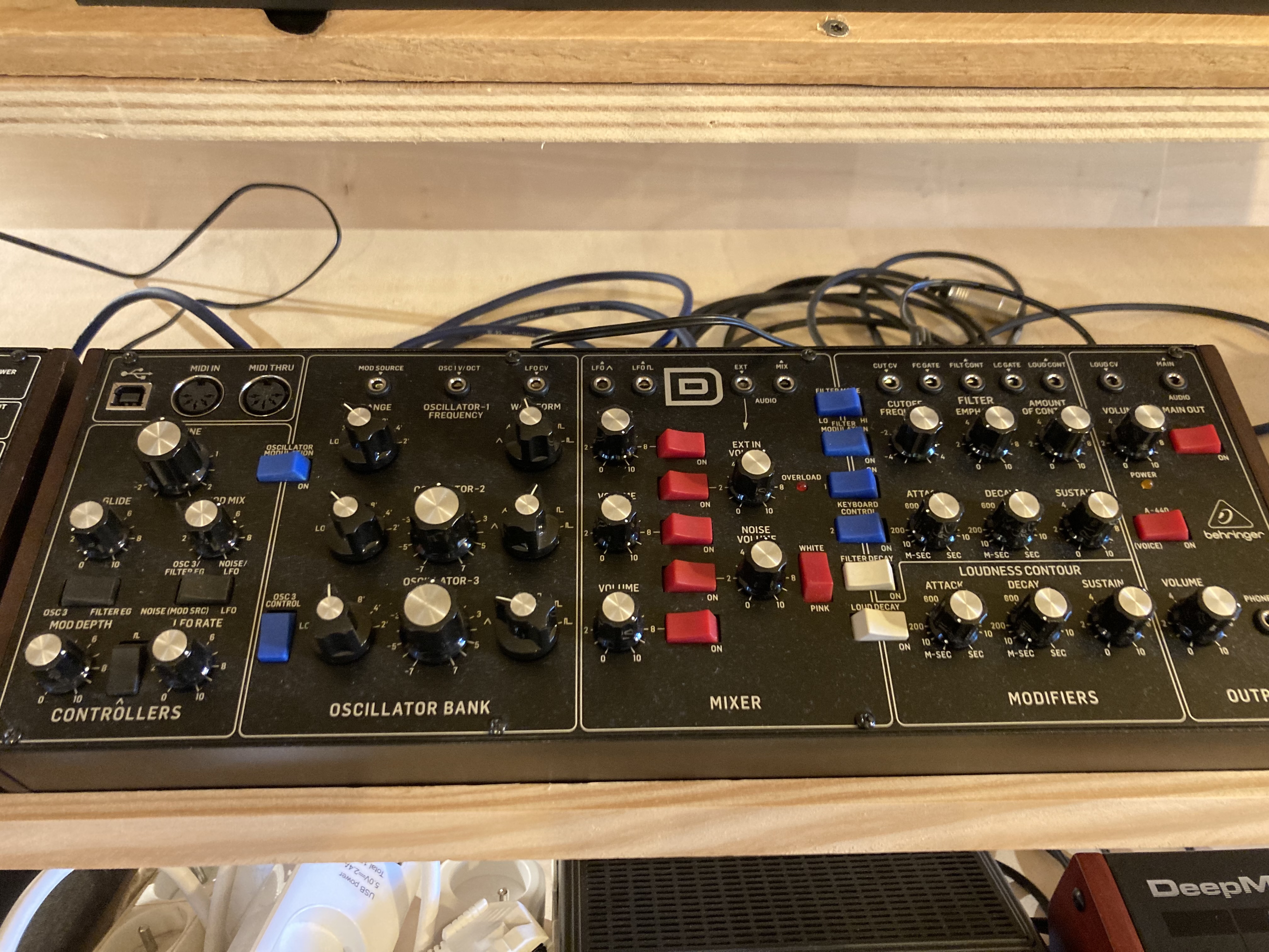 Vends Behinger Model D