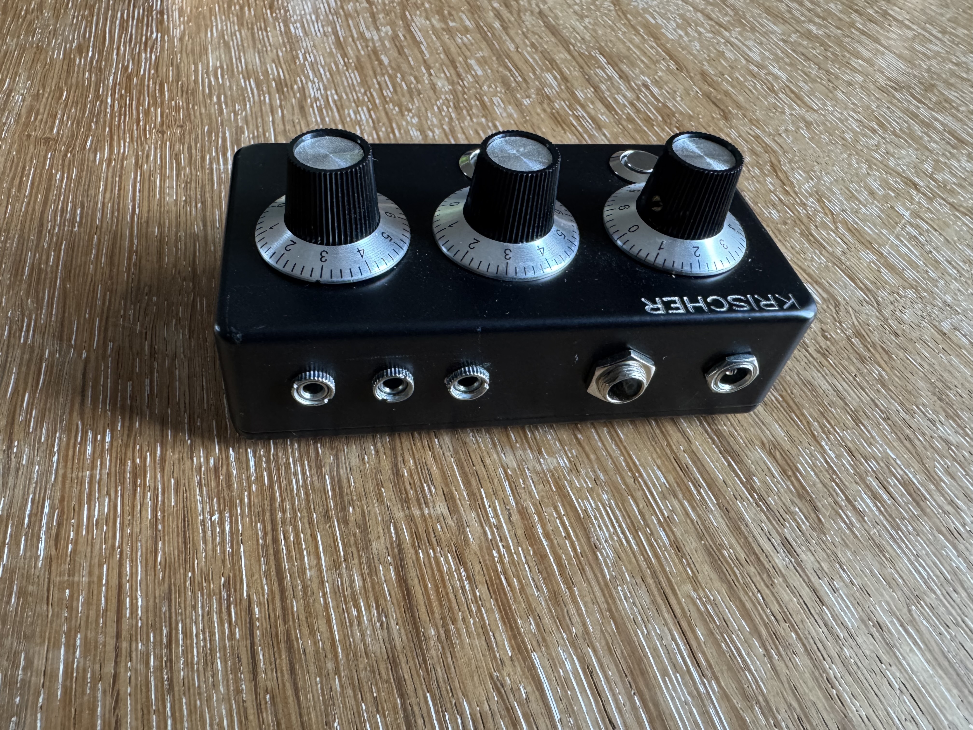 Krischer Analog polyphonic synth (50017)