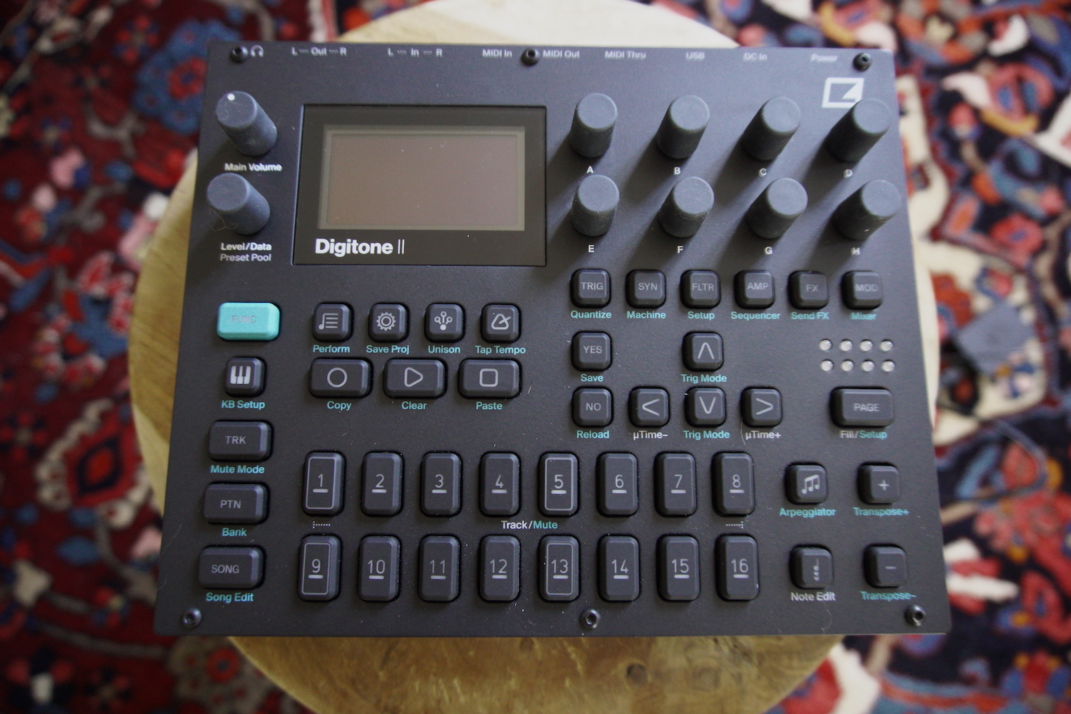 Digitone mkII avec tous ses accessoires 