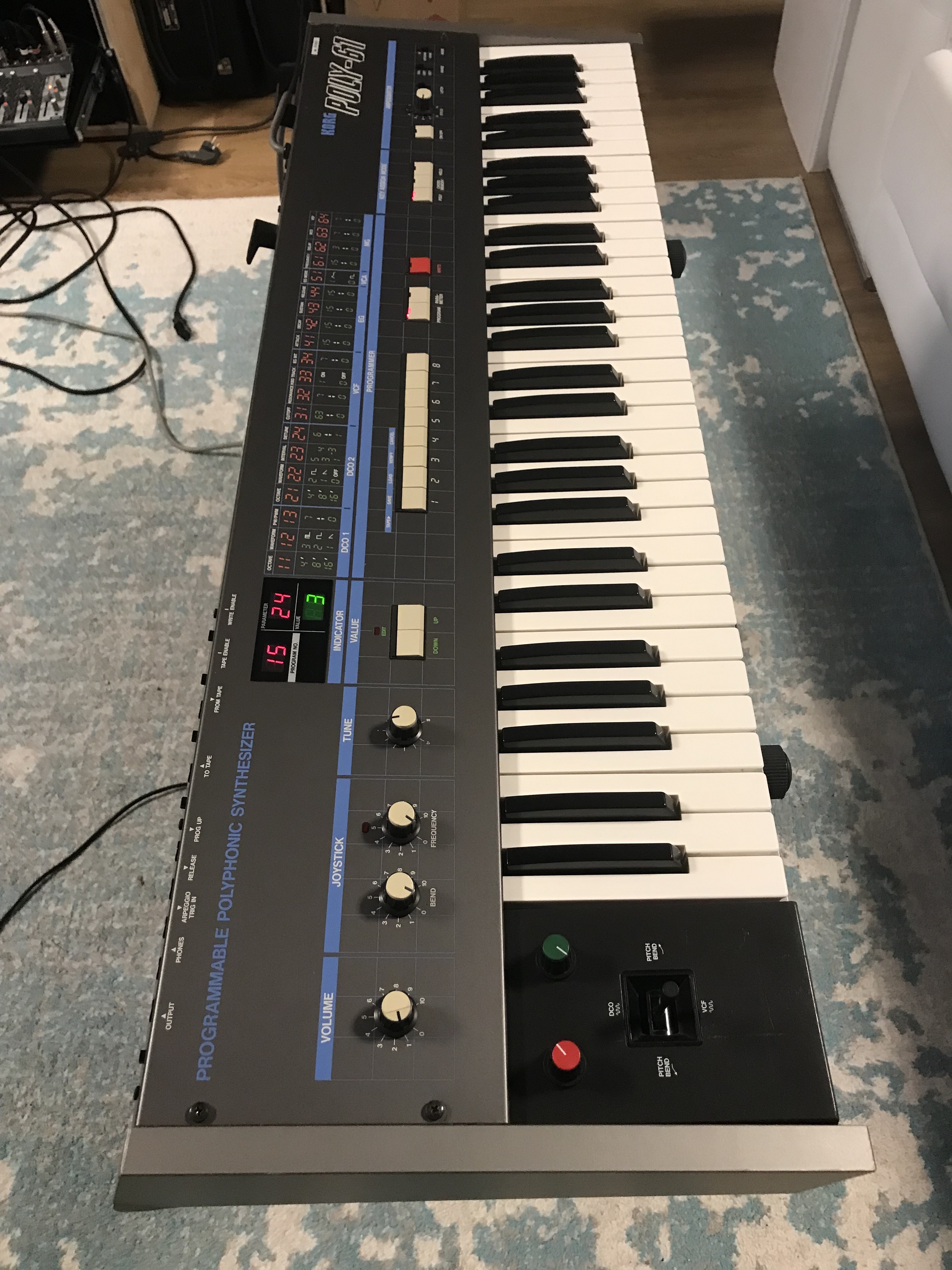 Korg Poly-61 (révisé et upgradé)