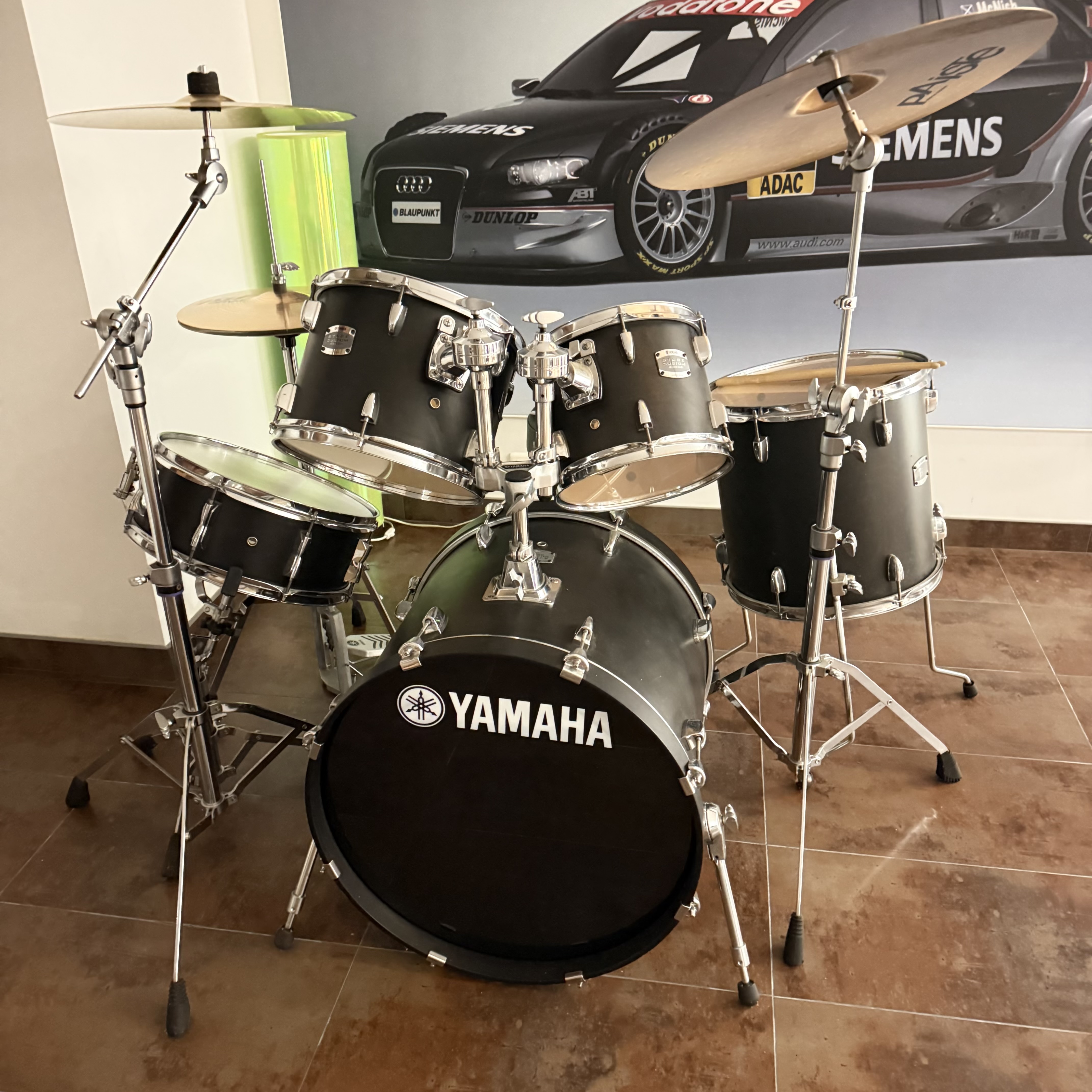 Vends batteries Yamaha Stage Custom Birch Matt Black