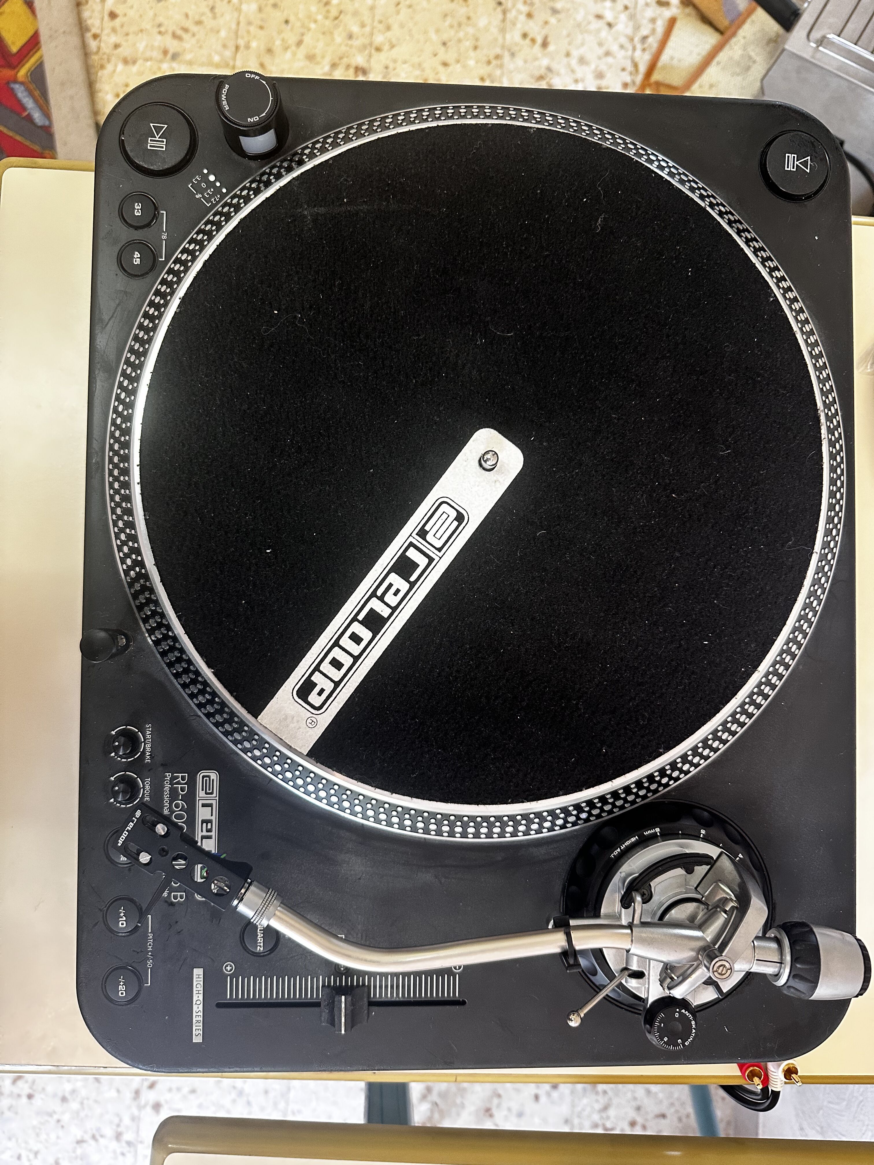 Vend  Reloop RP-6000 MK6B