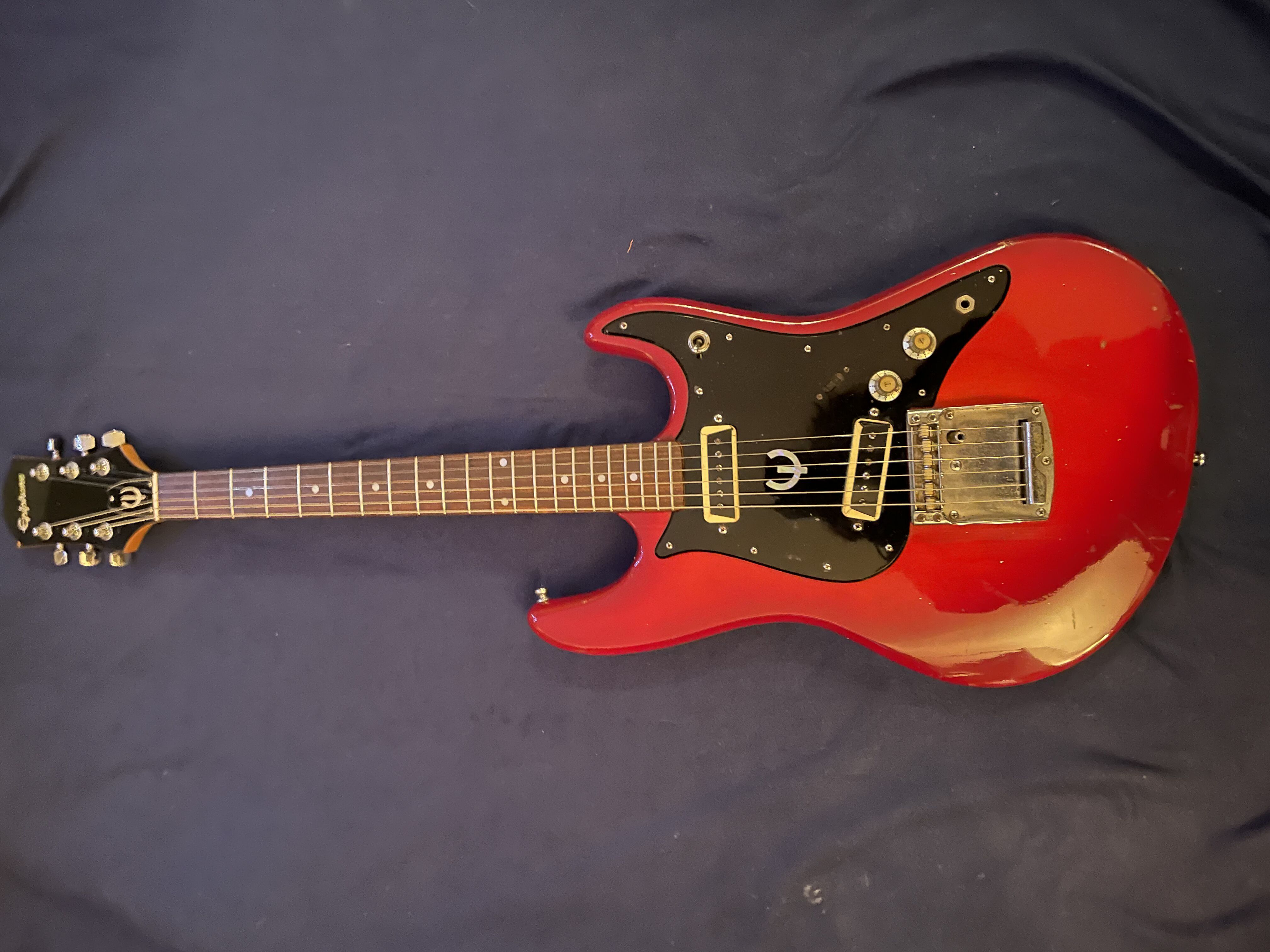Guitare mythique L’Epiphone ET-270