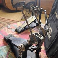 Vends double pédale Yamaha DFP9500D